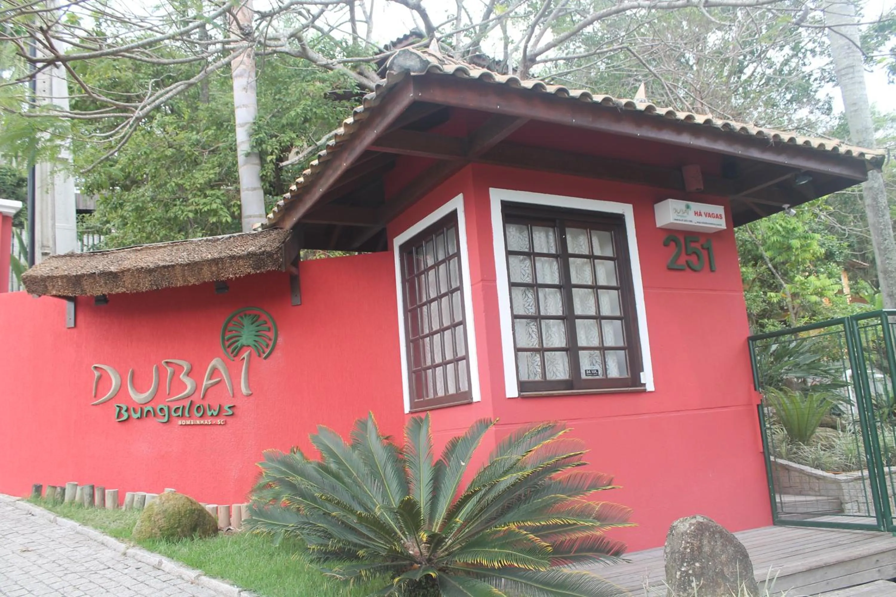 Property logo or sign in Dubai Bungalows Bombinhas