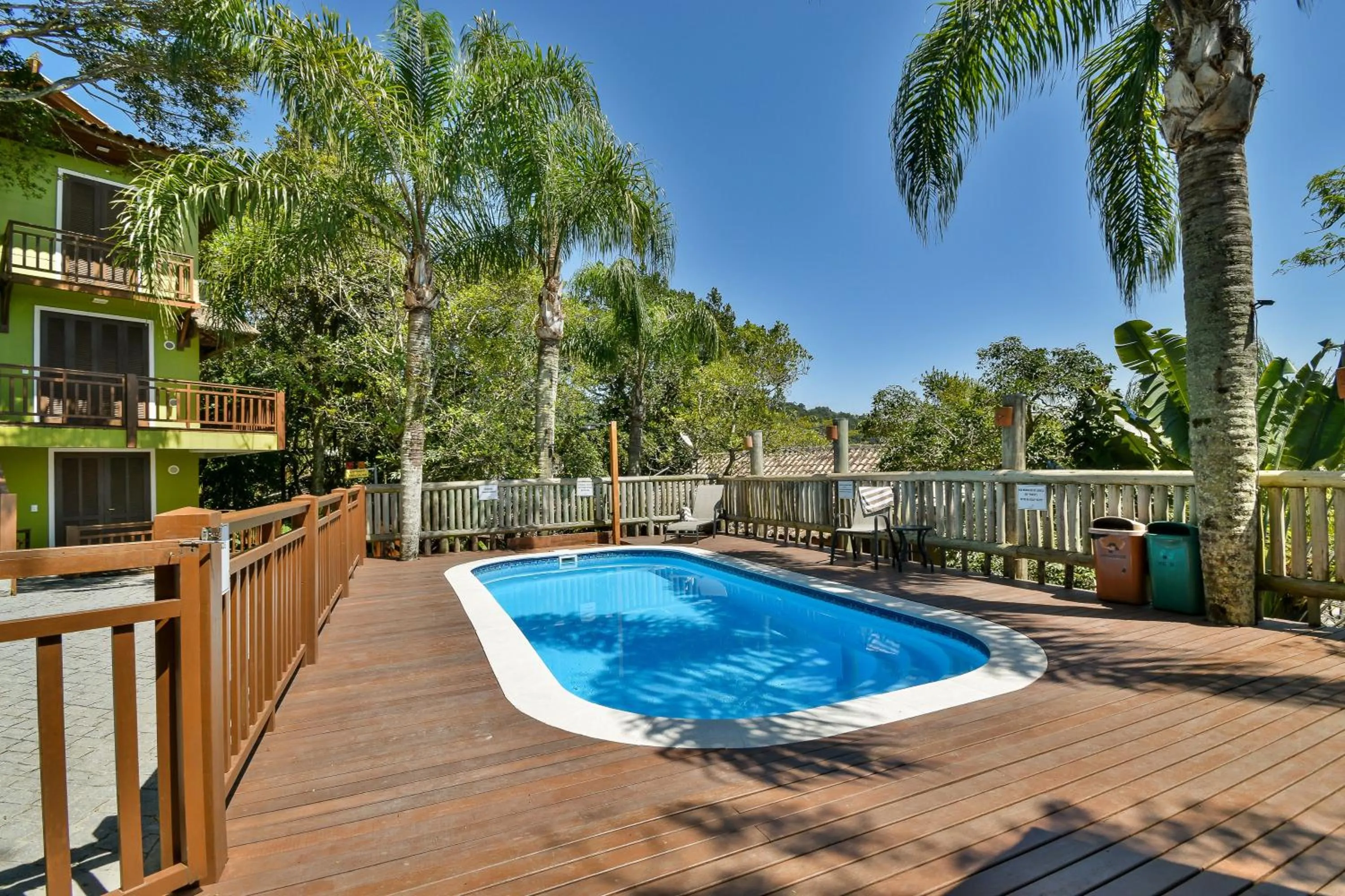 Swimming pool in Dubai Bungalows Bombinhas