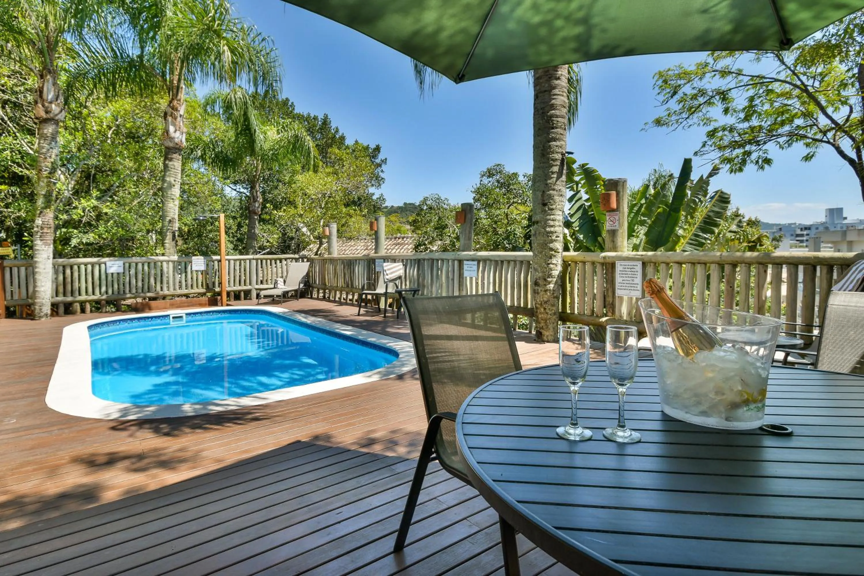 Swimming pool in Dubai Bungalows Bombinhas