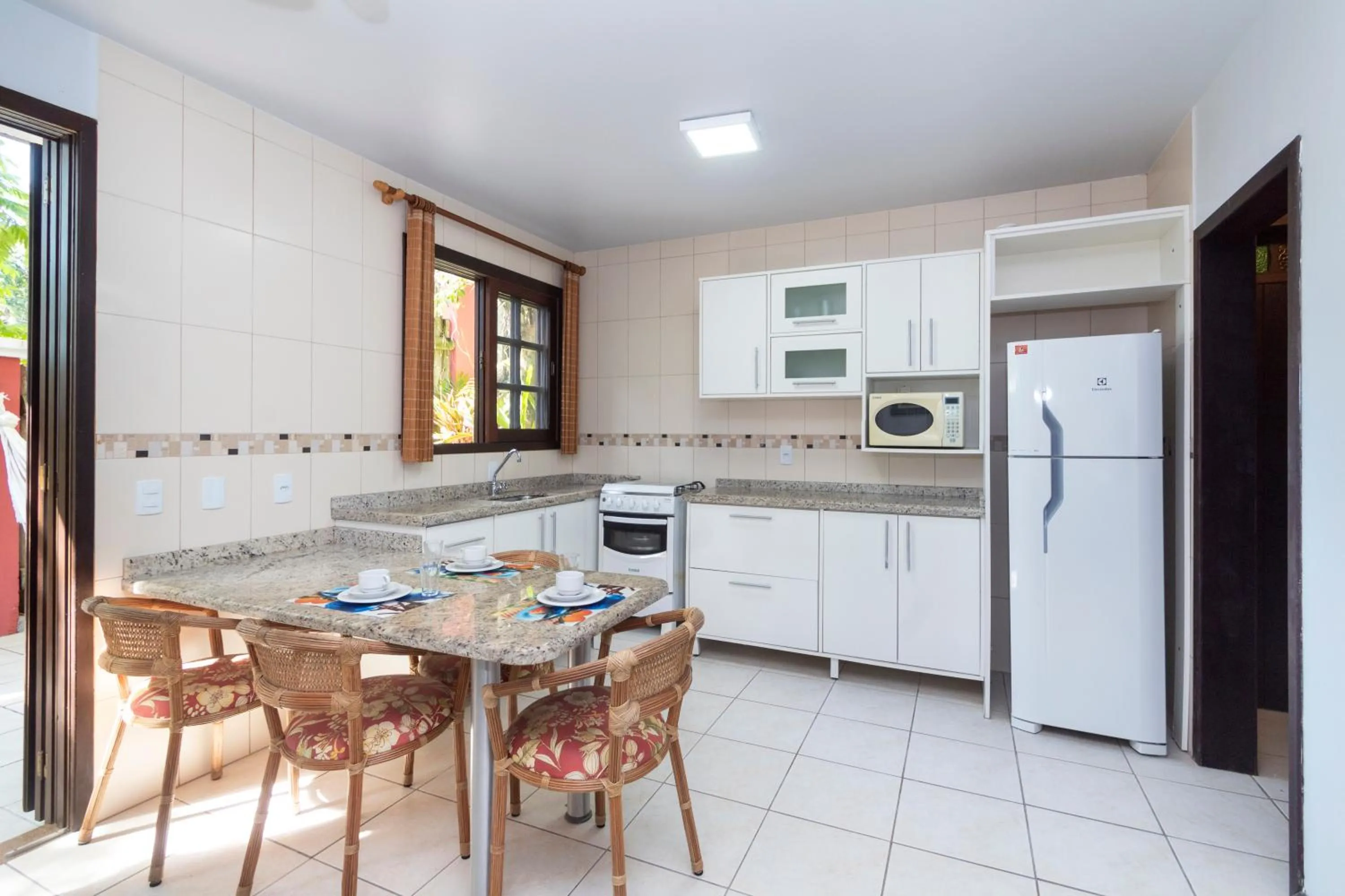 Dinner in Dubai Bungalows Bombinhas