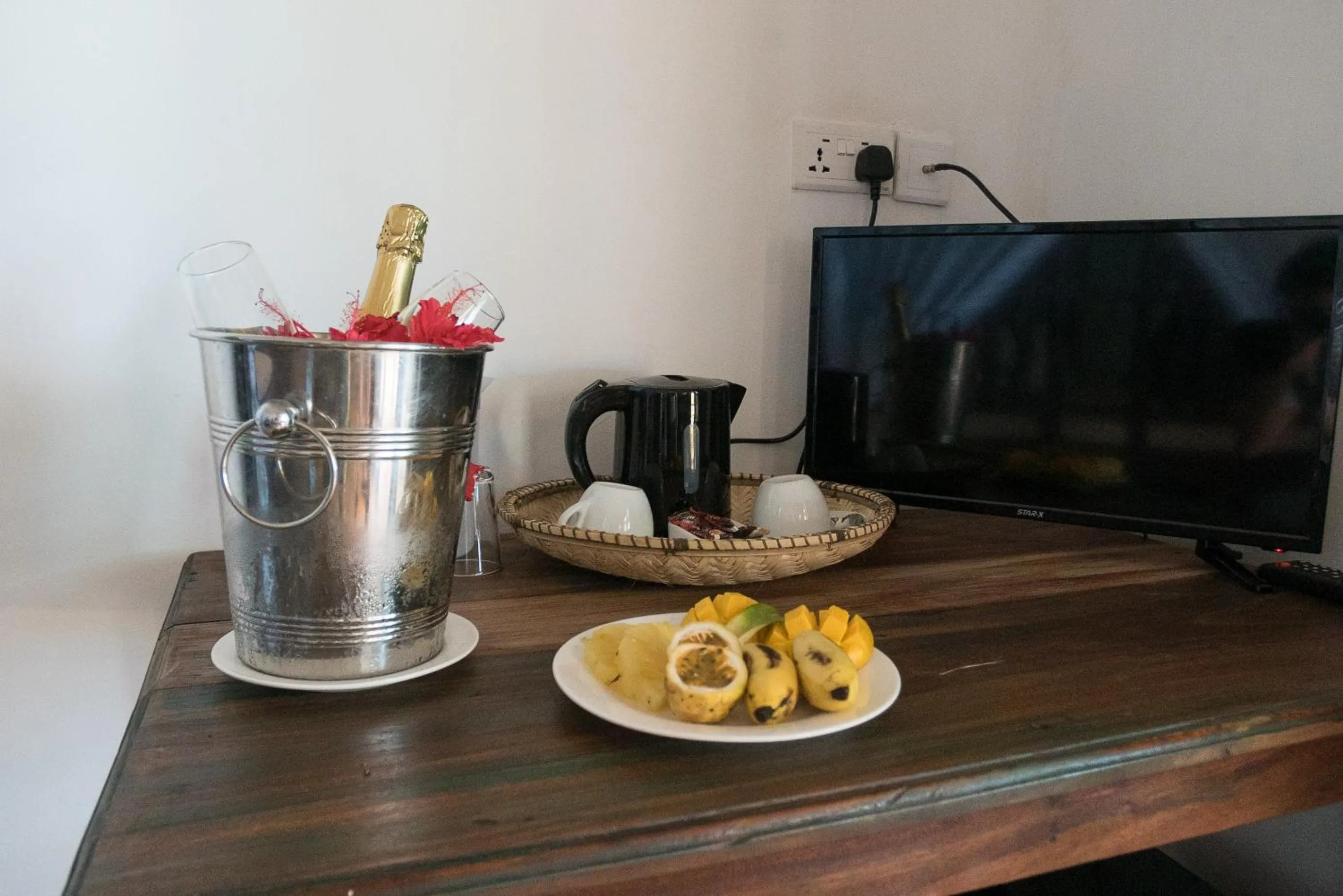 TV and multimedia in Reef & Beach Resort - Spa Jambiani