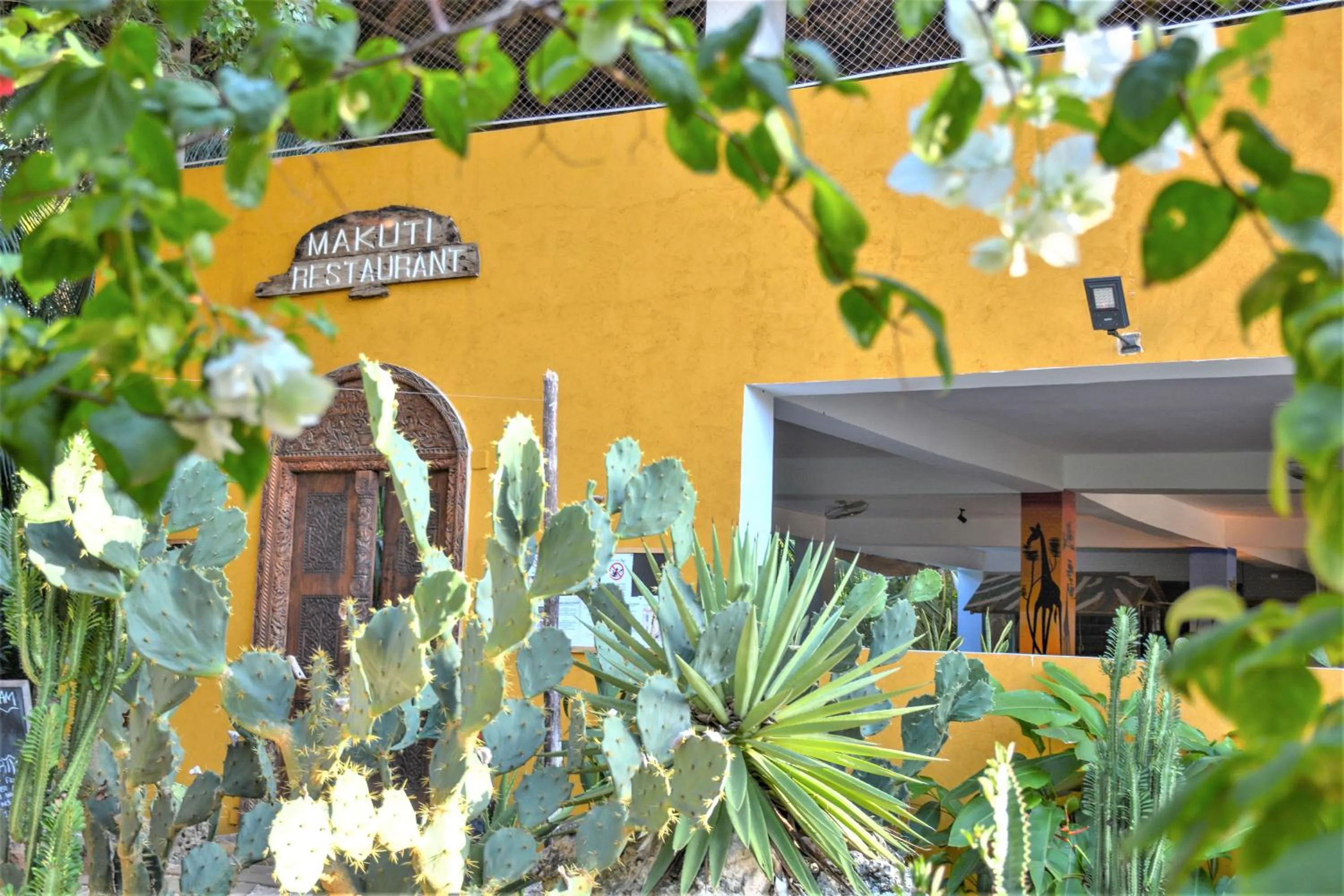 Restaurant/places to eat in Reef & Beach Resort - Spa Jambiani