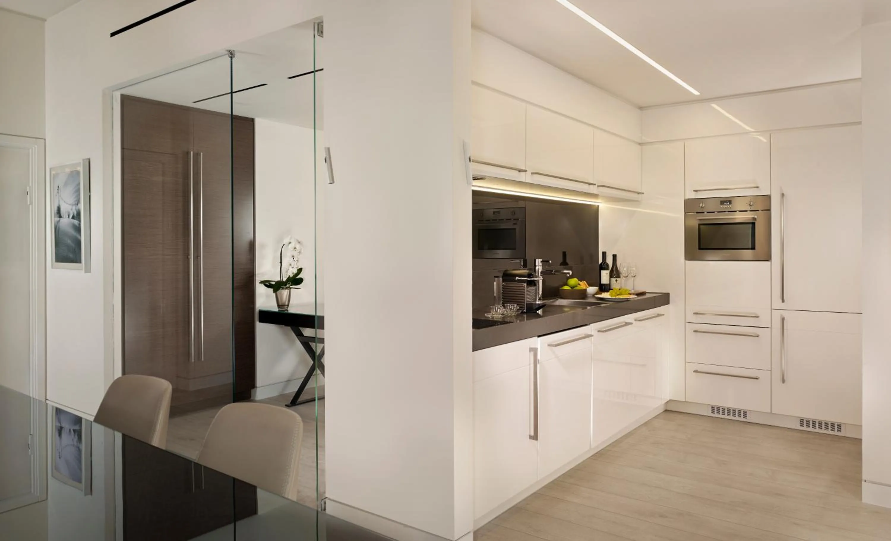 kitchen in The Ritz-Carlton, Herzliya