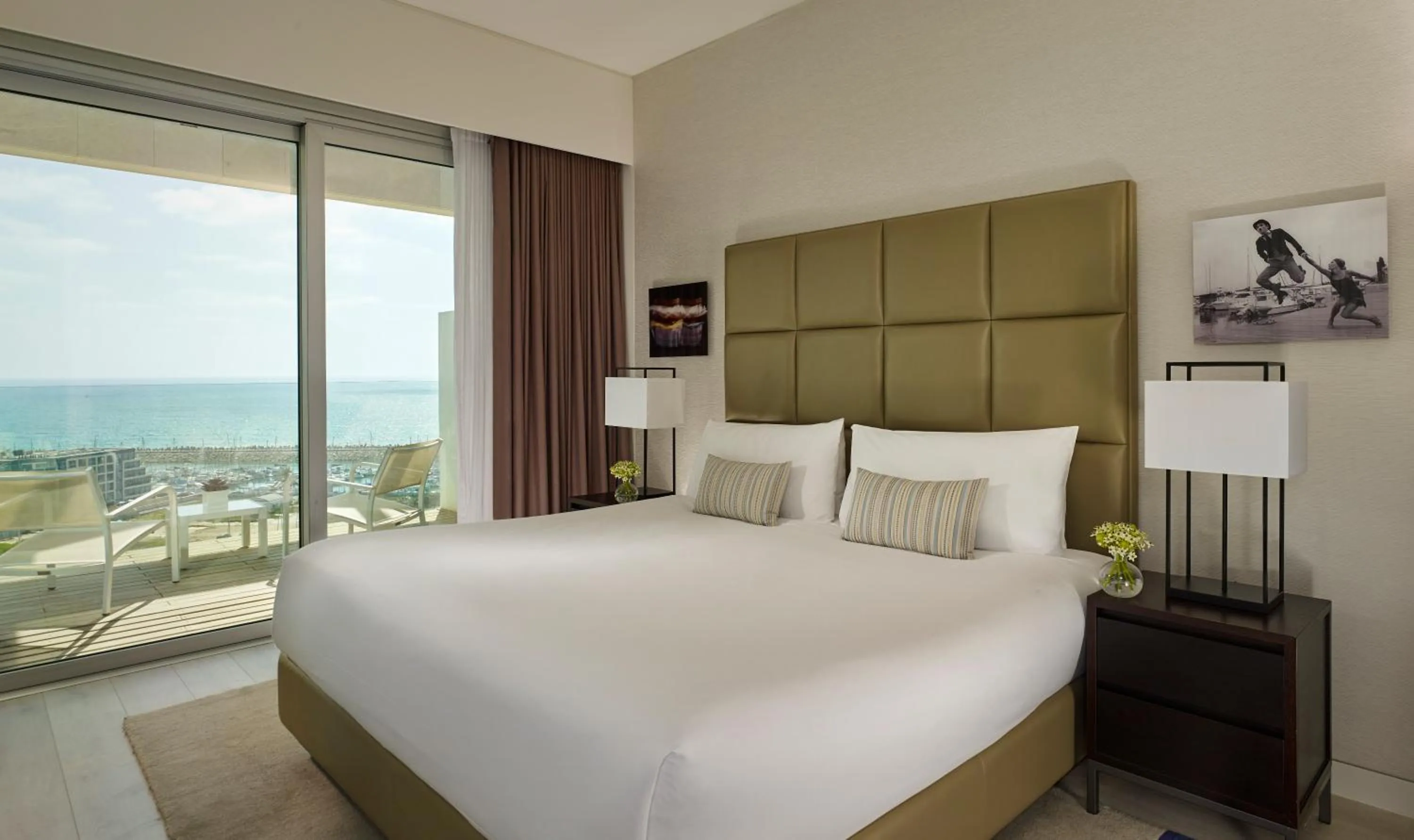 Bedroom, Bed in The Ritz-Carlton, Herzliya