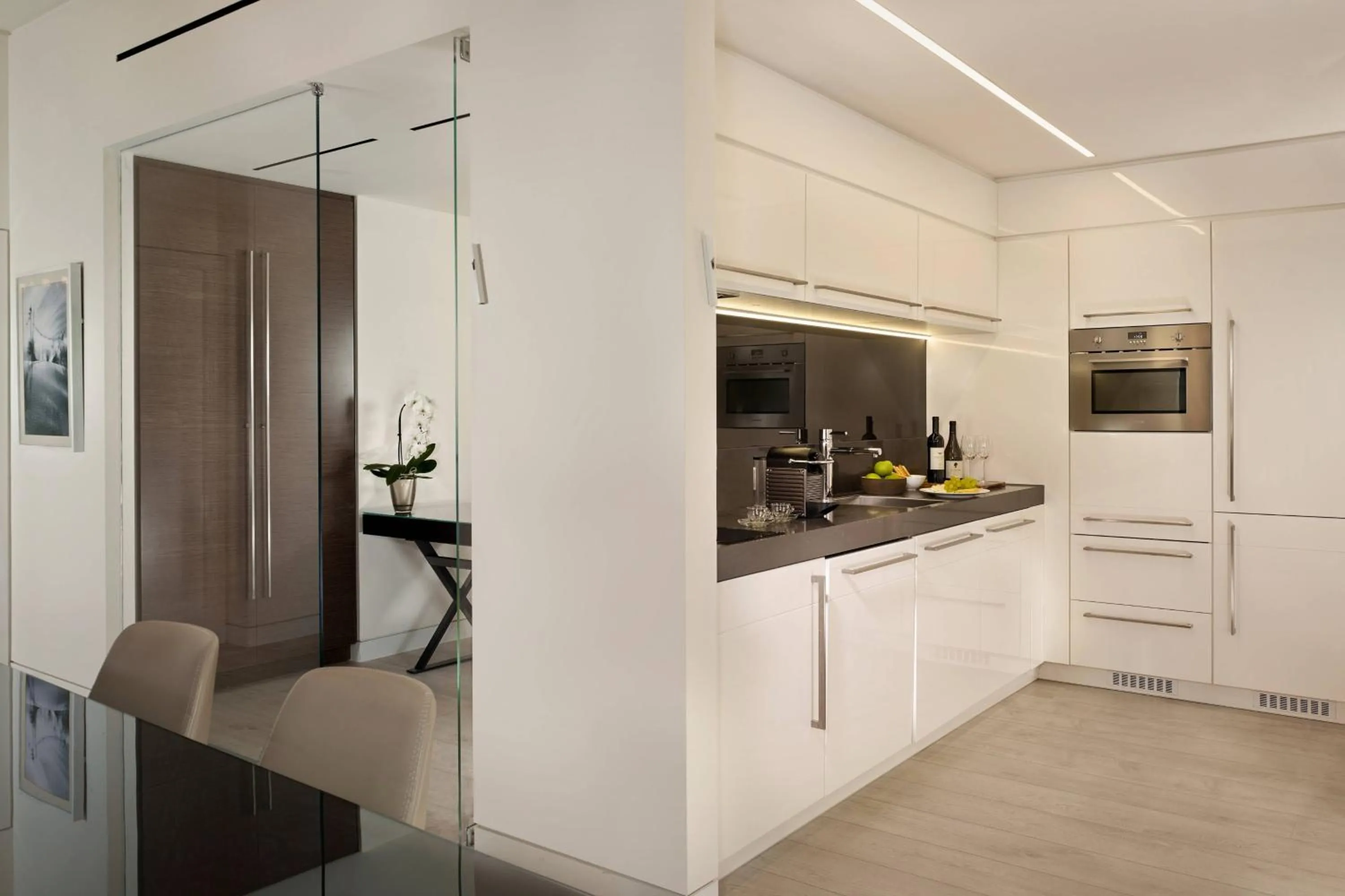 Kitchen or kitchenette in The Ritz-Carlton, Herzliya