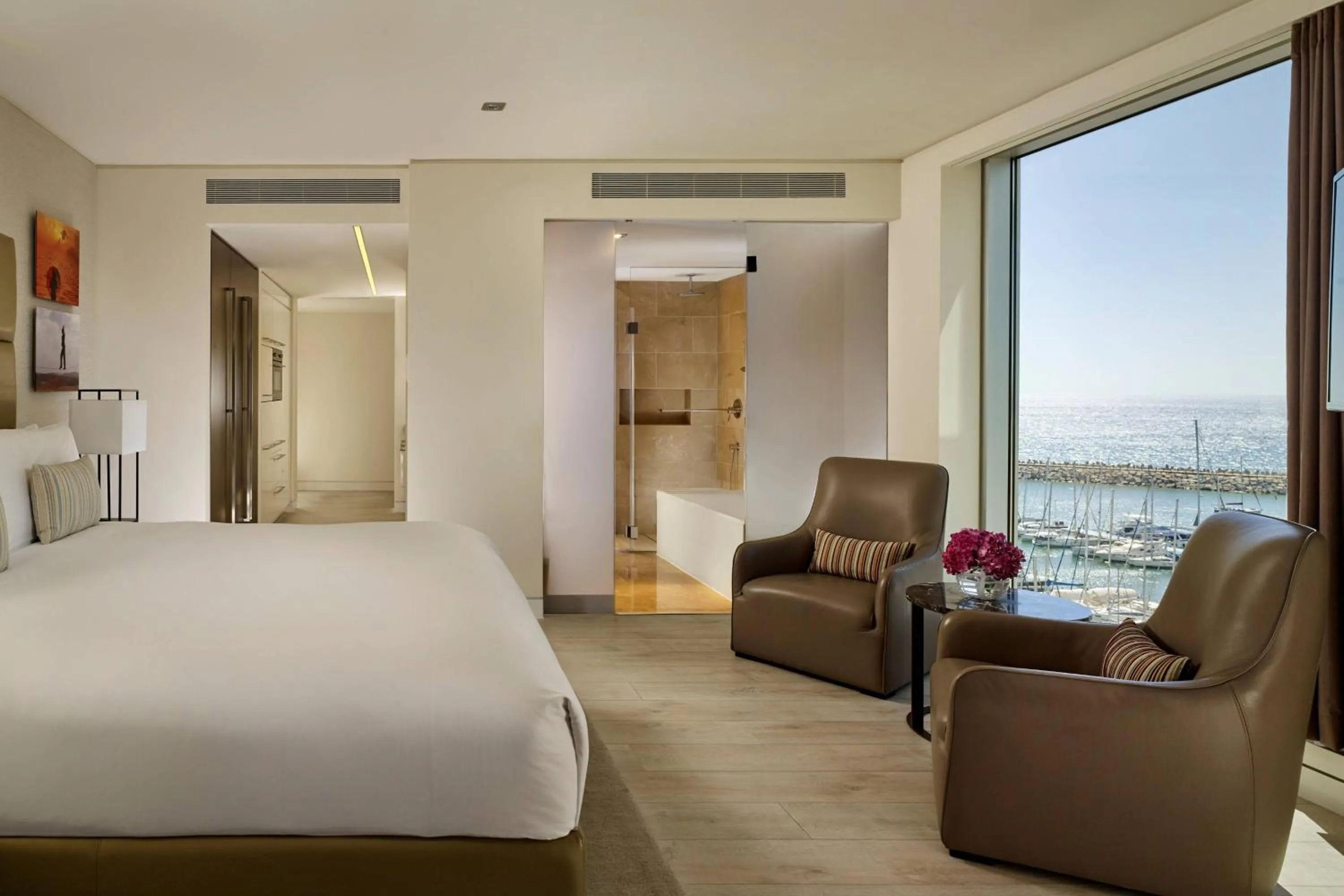 Photo of the whole room, Bed in The Ritz-Carlton, Herzliya