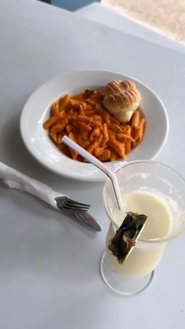 Food and drinks in Sunset Kendwa Beach Hotel