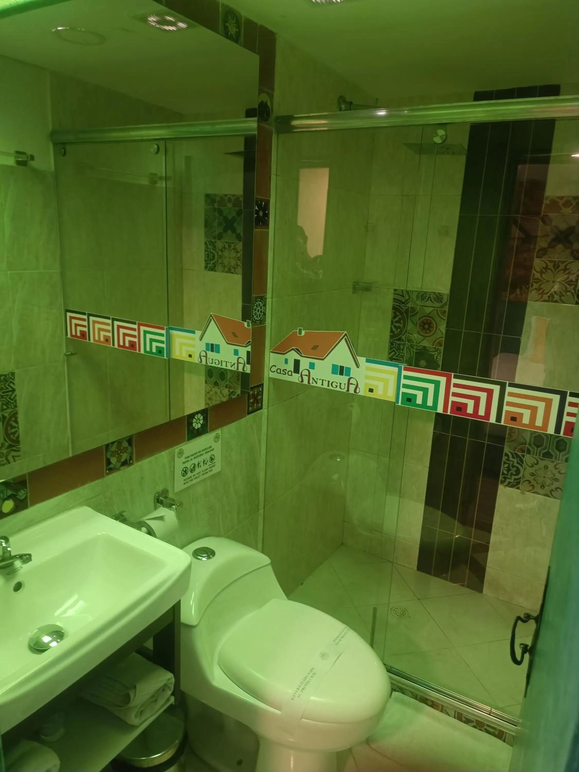 Shower in Hotel Casa Antigua