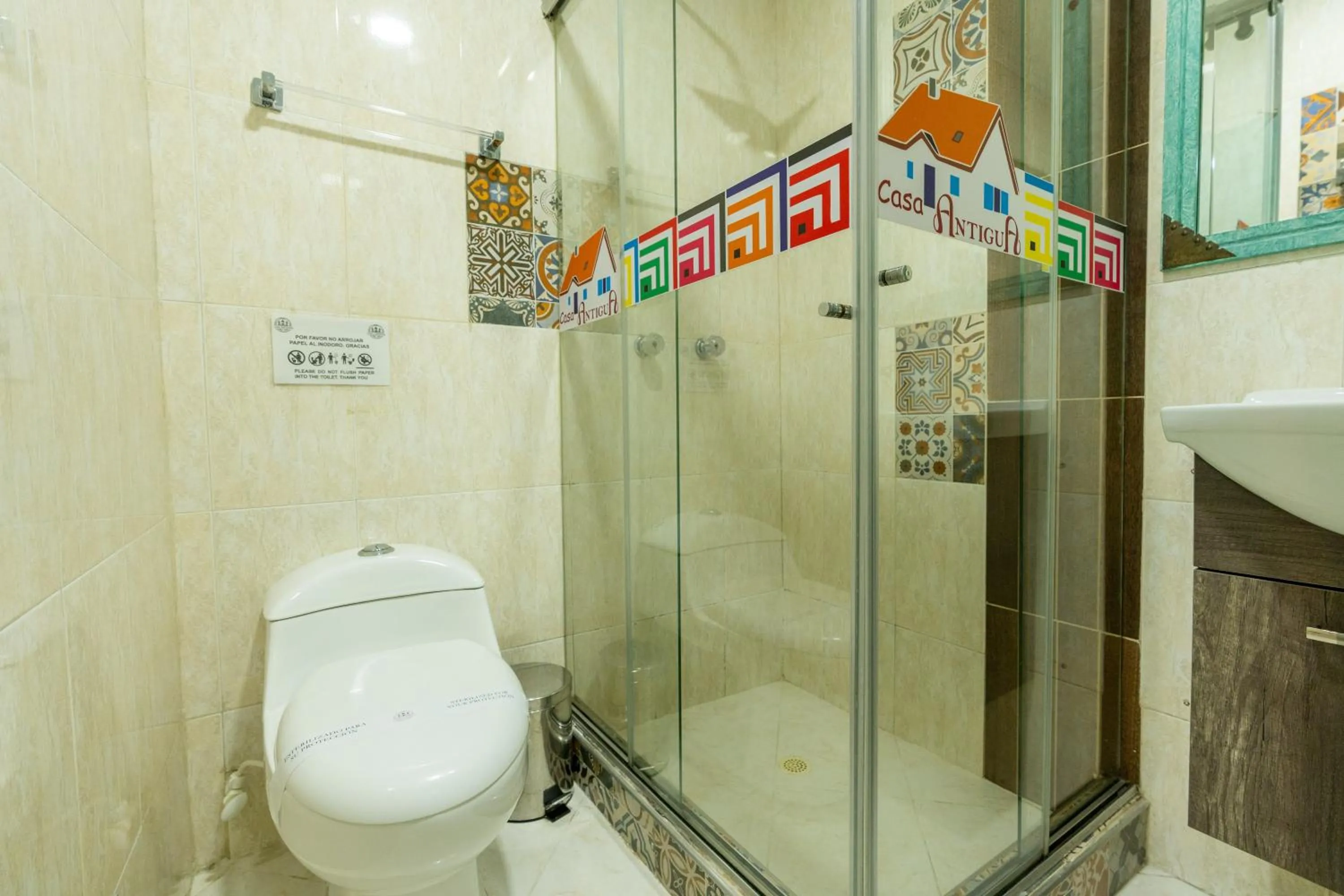 Shower in Hotel Casa Antigua