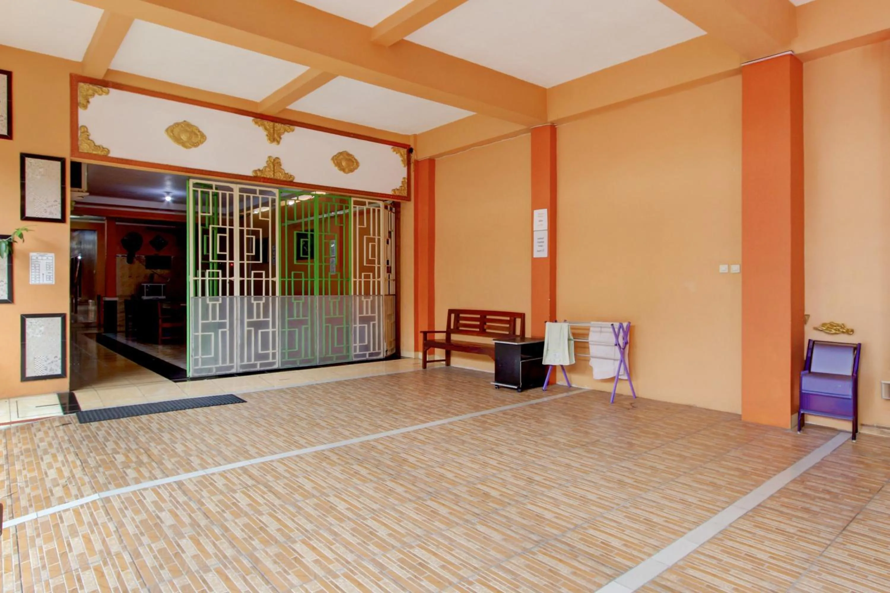 Area and facilities in RedDoorz Syariah At Endrayanti Inn RSUD Yogyakarta