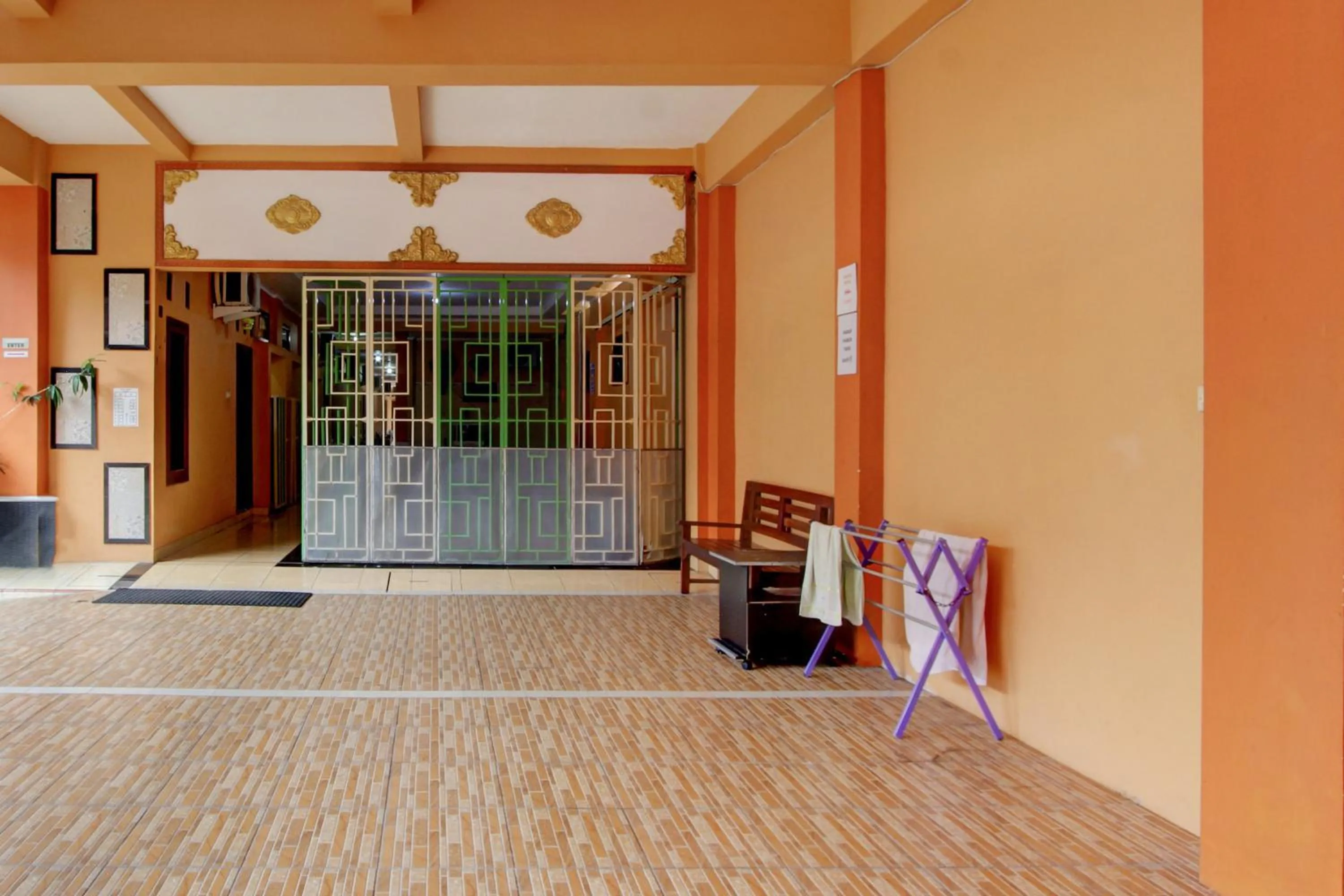 Facade/entrance in RedDoorz Syariah At Endrayanti Inn RSUD Yogyakarta
