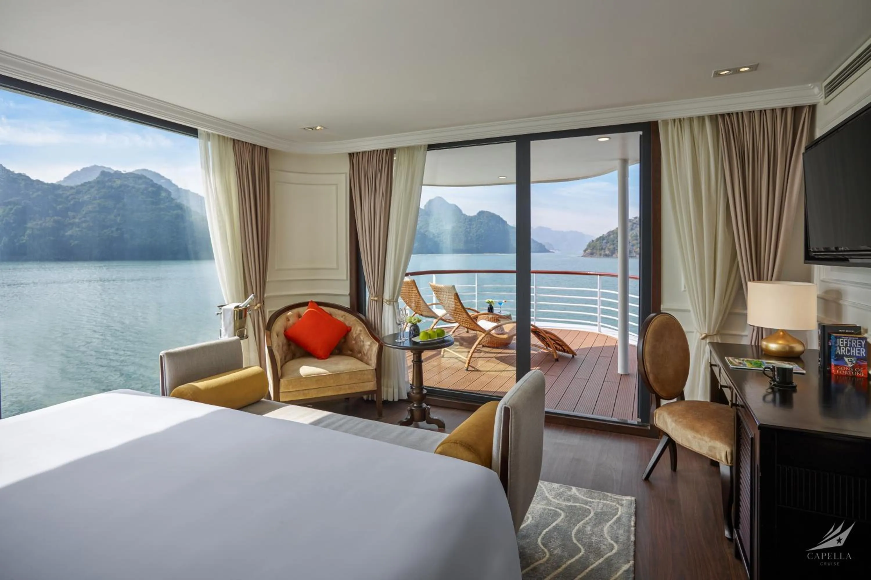Balcony/Terrace, Bed in Halong Capella Cruise - Member of Lyra cruise collection