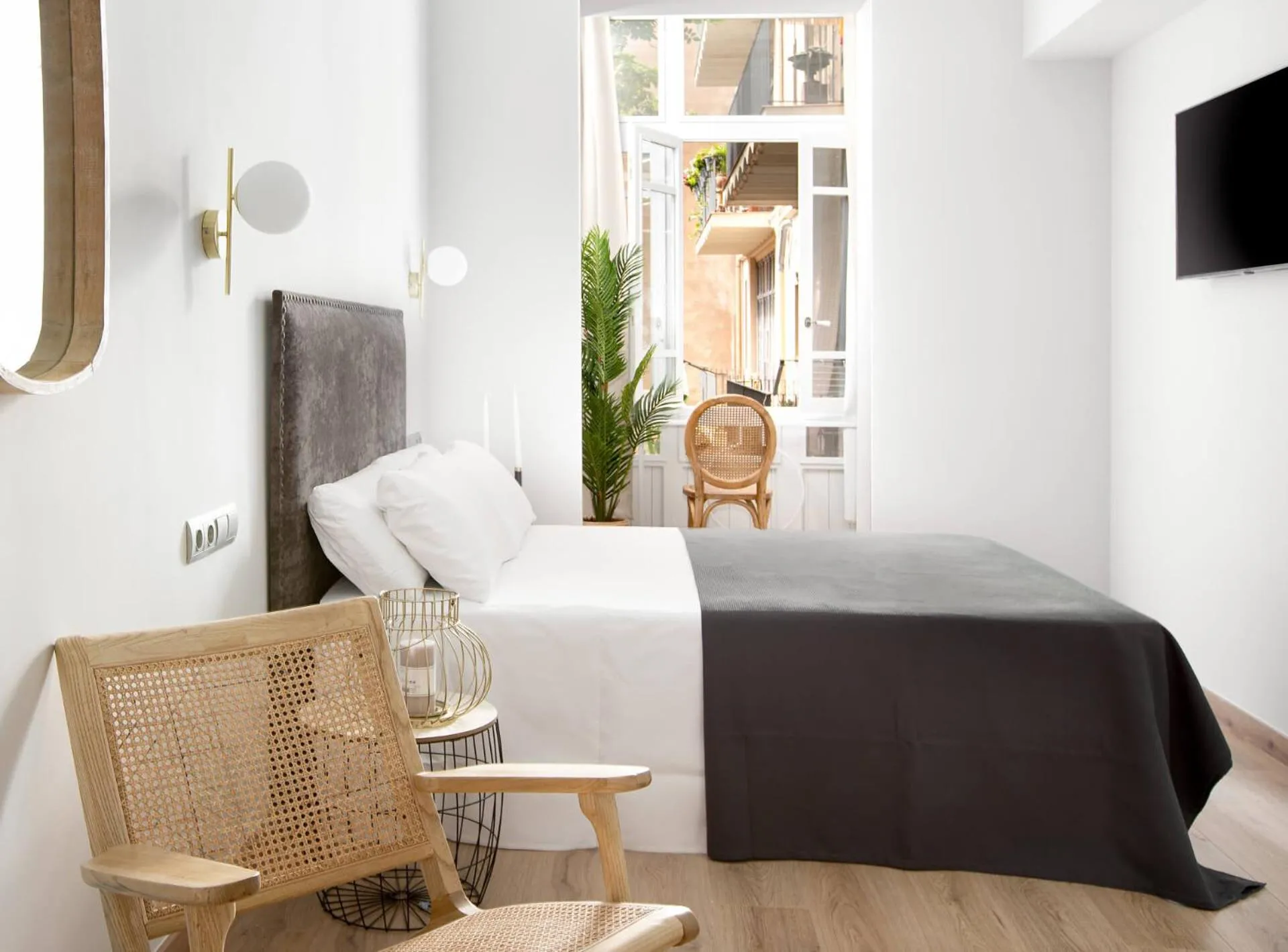 Photo of the whole room, Bed in La Maison de Barcelone