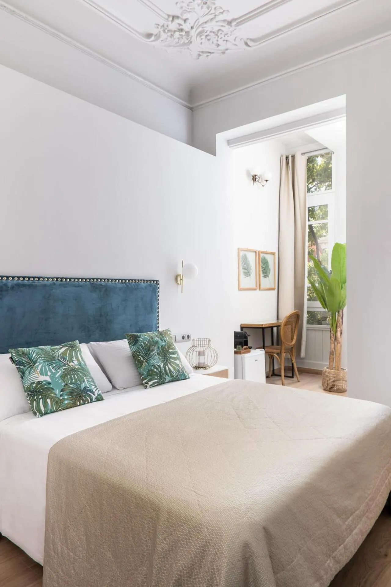 Photo of the whole room, Bed in La Maison de Barcelone