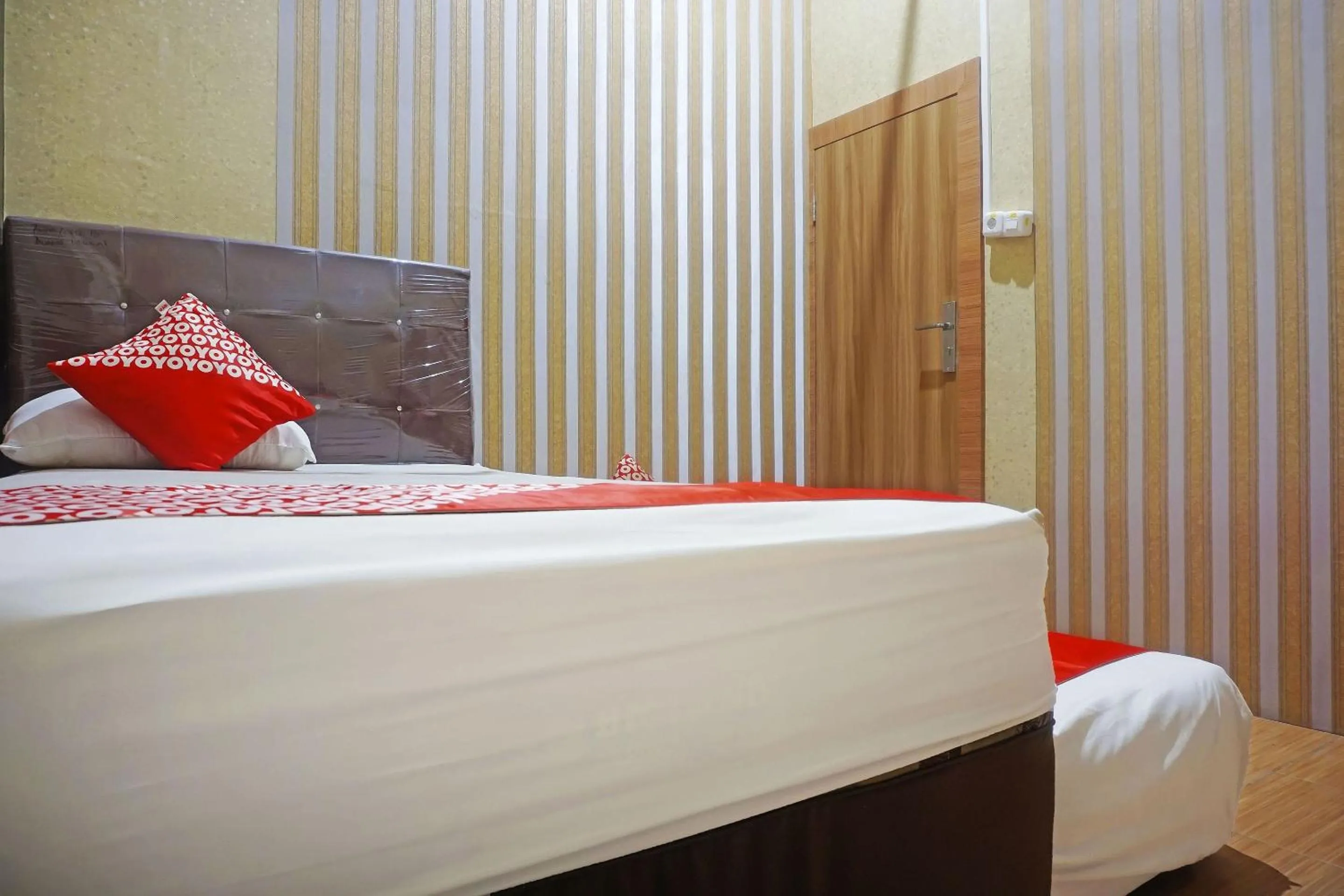 Bedroom, Bed in Hotel O Sari Jeneponto