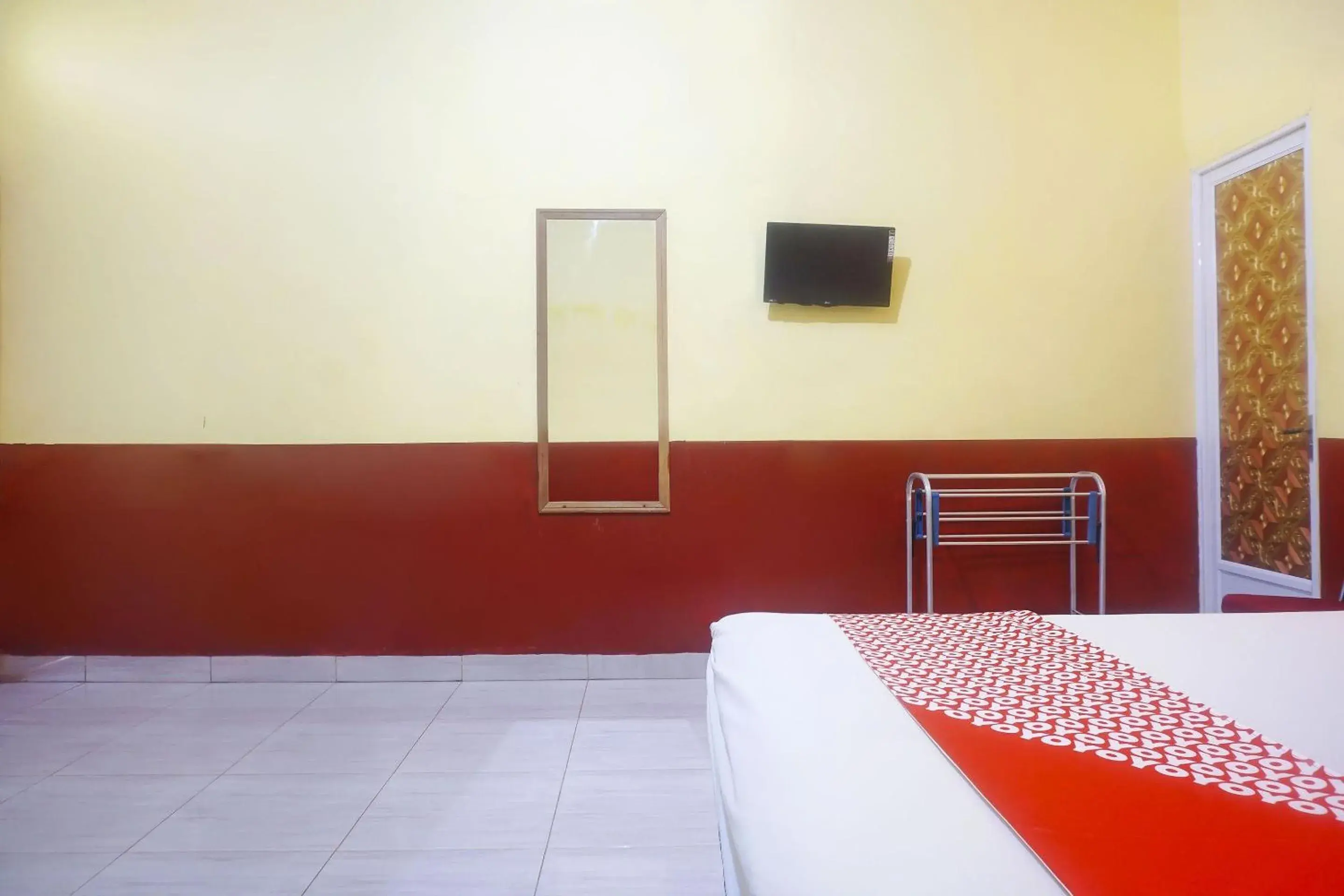 Bedroom, Bed in Hotel O Sari Jeneponto Bedroom, Bed in Hotel O Sari Jeneponto