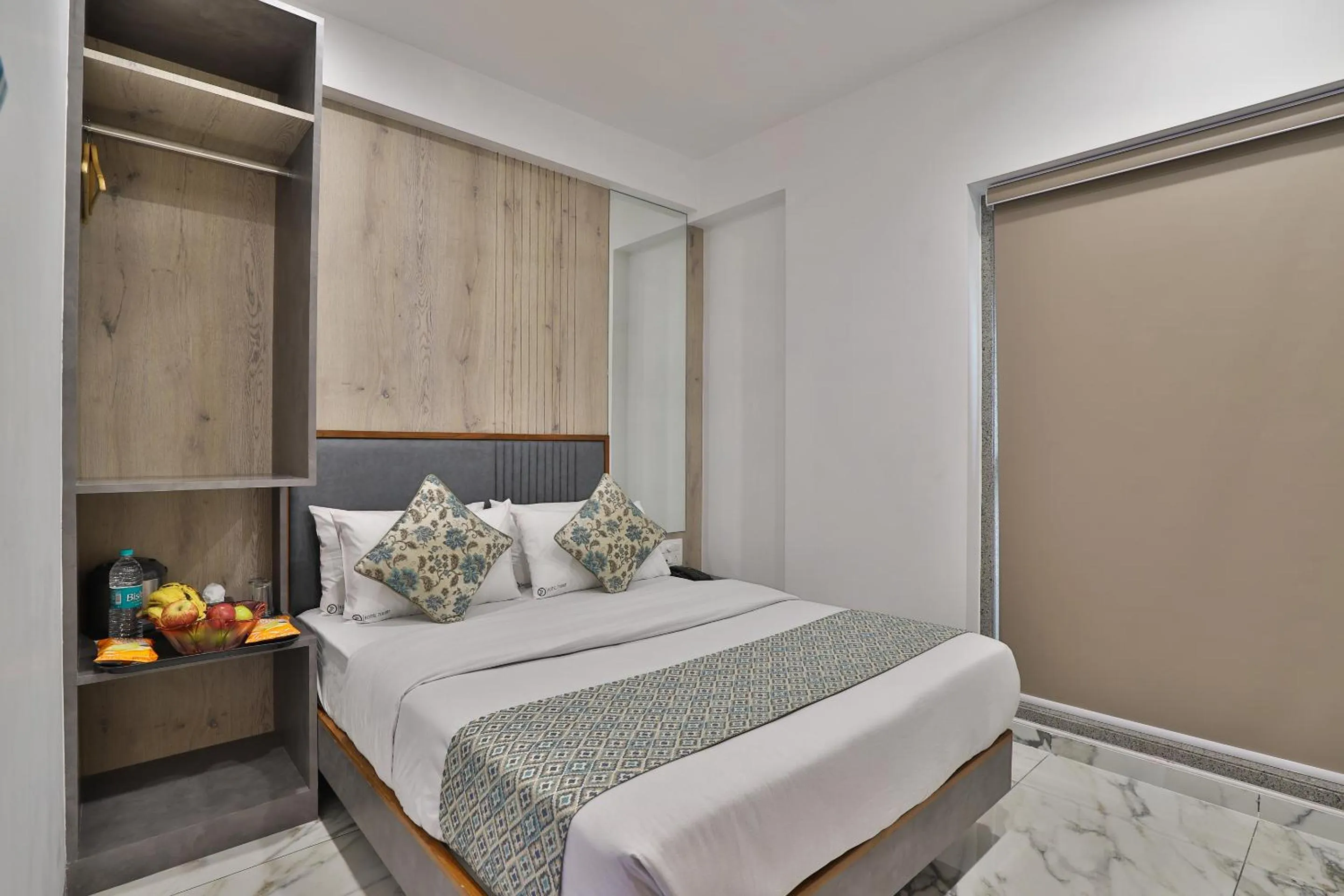 Bedroom, Bed in 7 Orbit Hotel, Surat