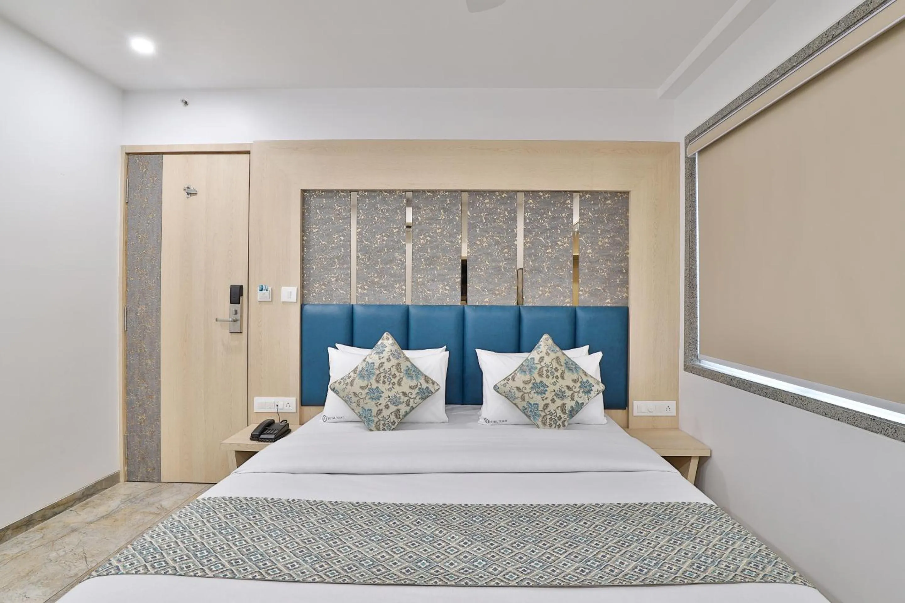 Photo of the whole room, Bed in 7 Orbit Hotel, Surat