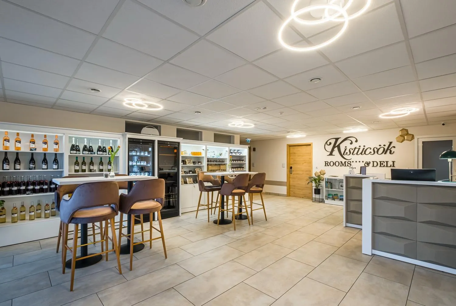 Lobby or reception in Kistücsök Food & Room