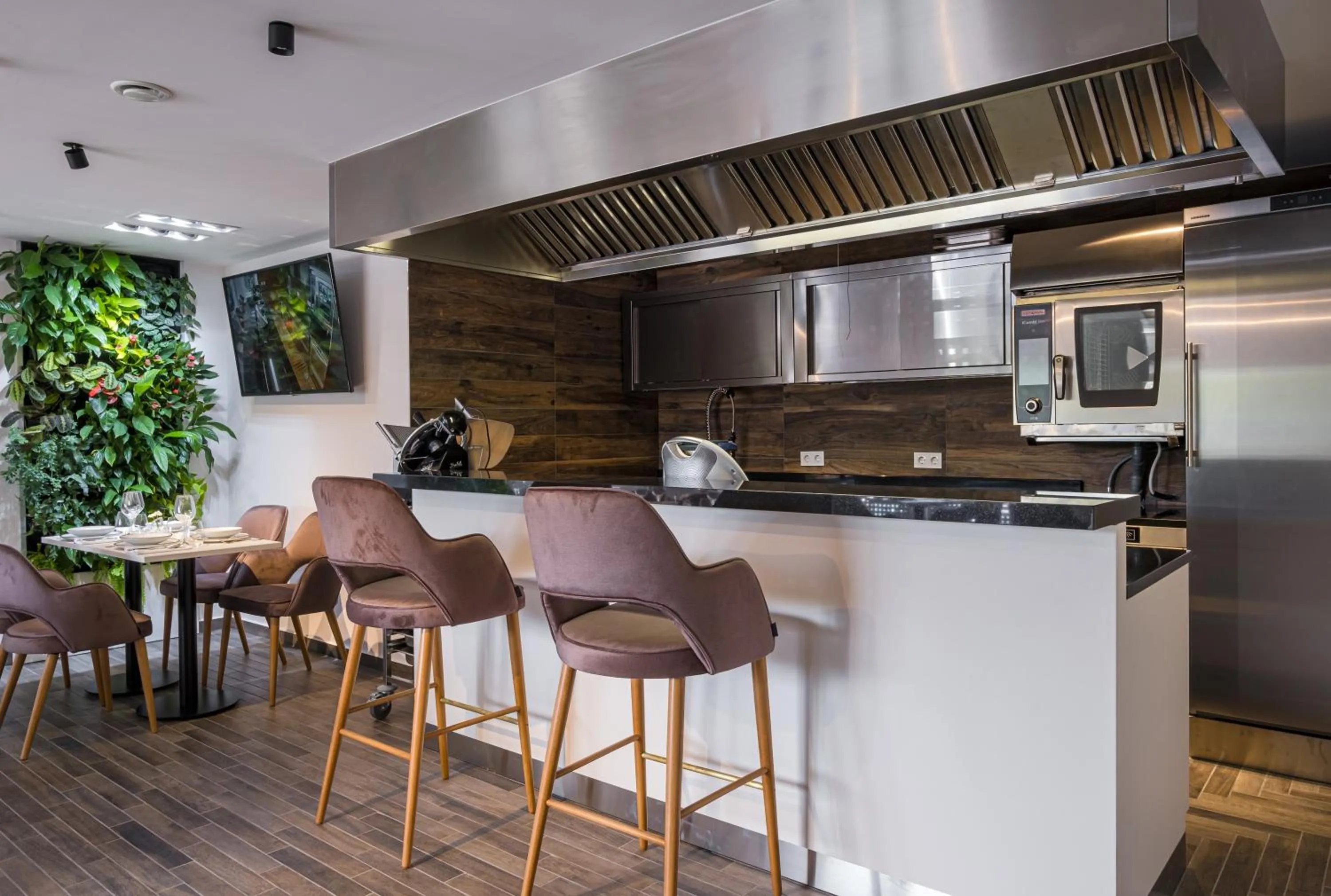 Restaurant/places to eat in Kistücsök Food & Room