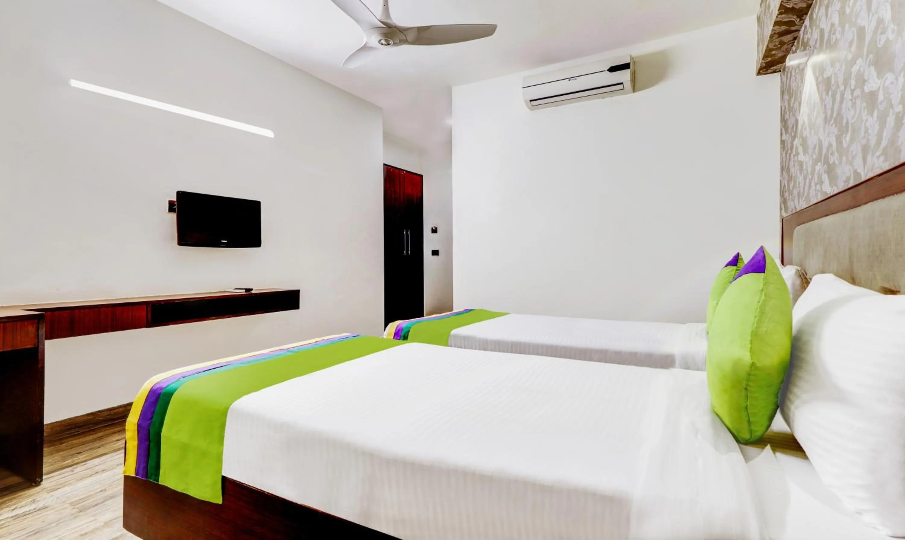 Photo of the whole room in Treebo Paul's Inn