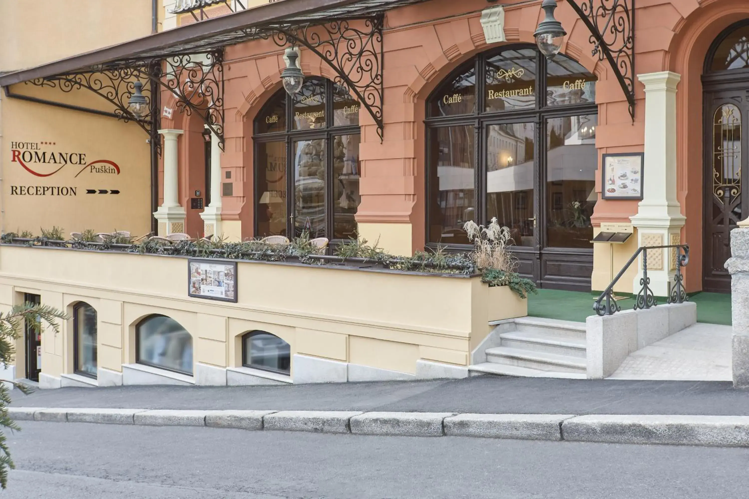 Property building in Hotel Romance Property building in Hotel Romance