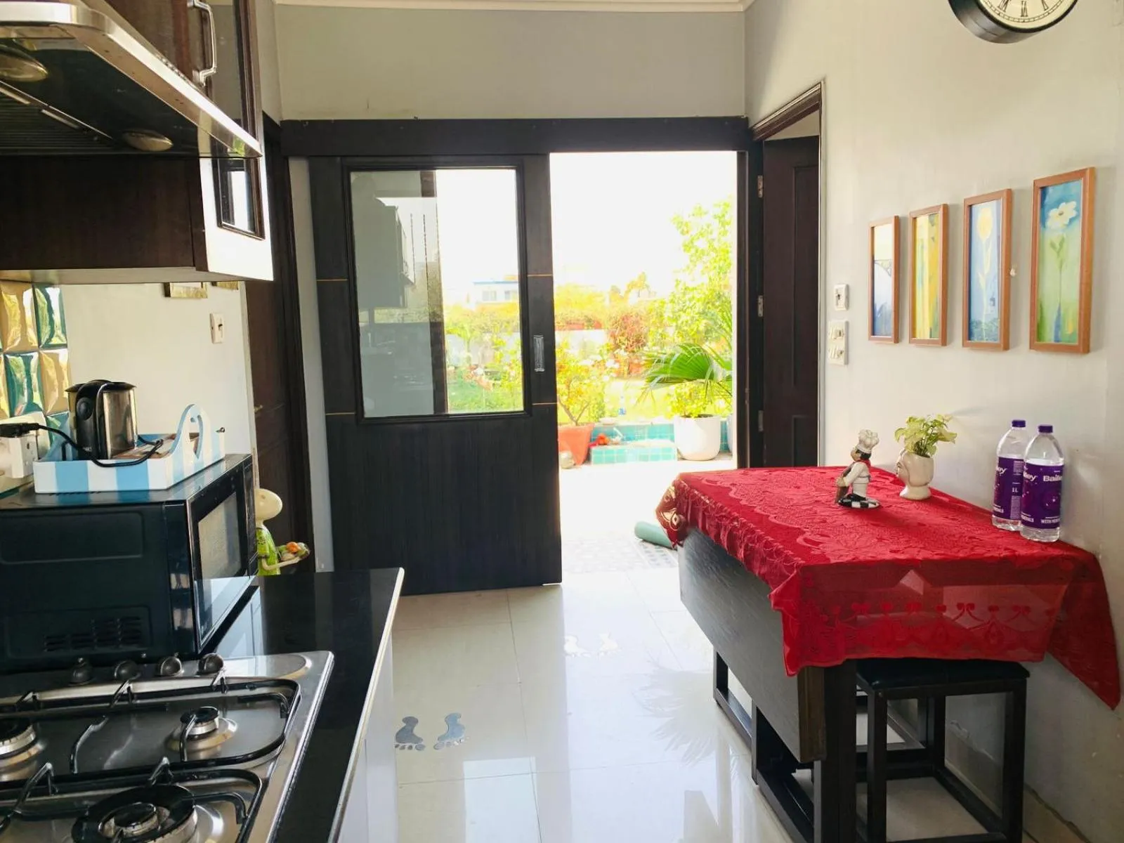 Kitchen or kitchenette in Vandana's Bed and breakfast