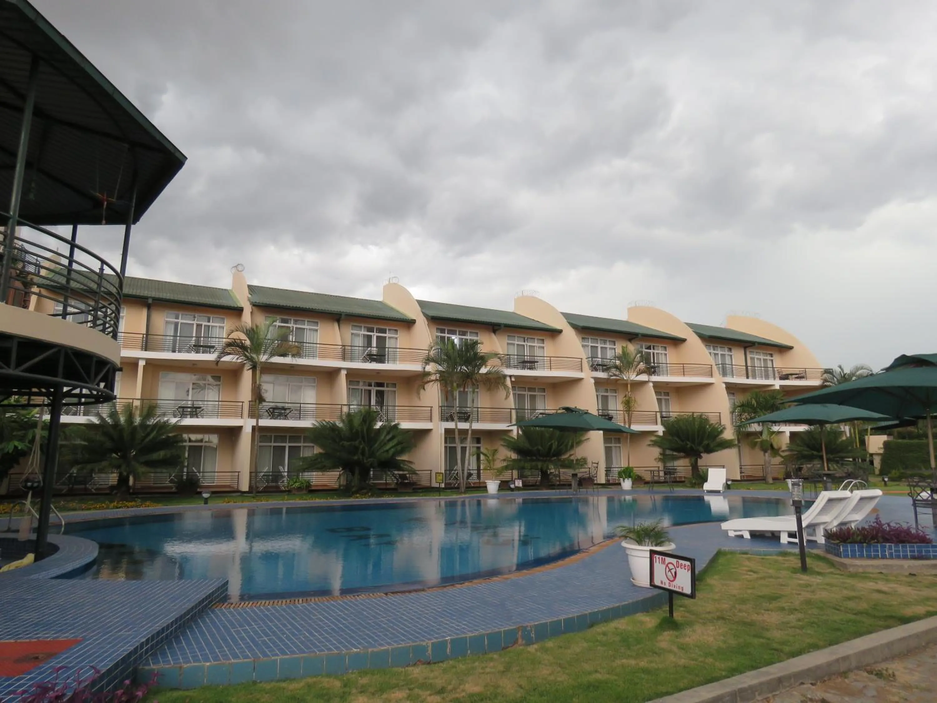 Property building in Ryan's Bay Hotel