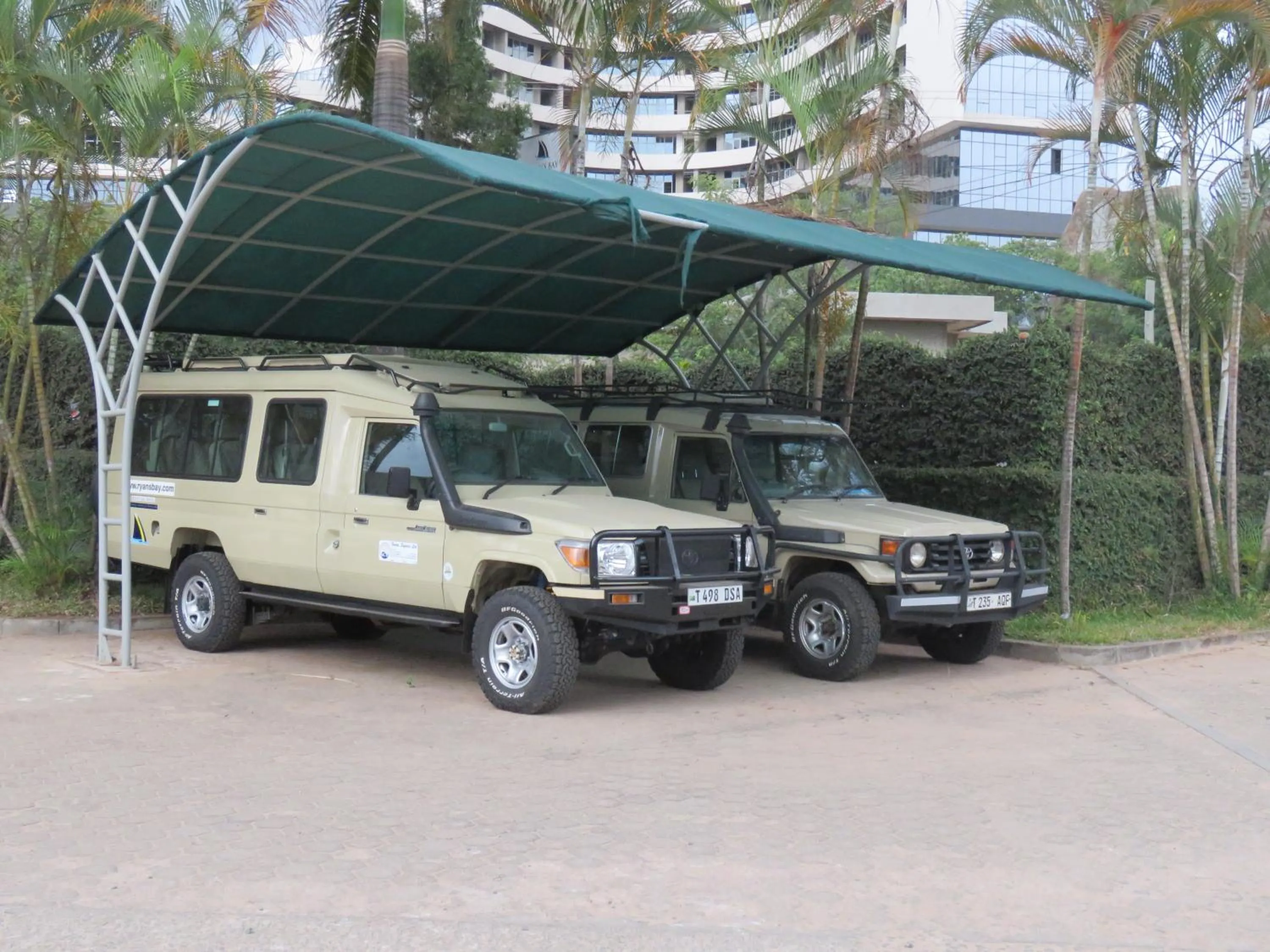 Property building in Ryan's Bay Hotel