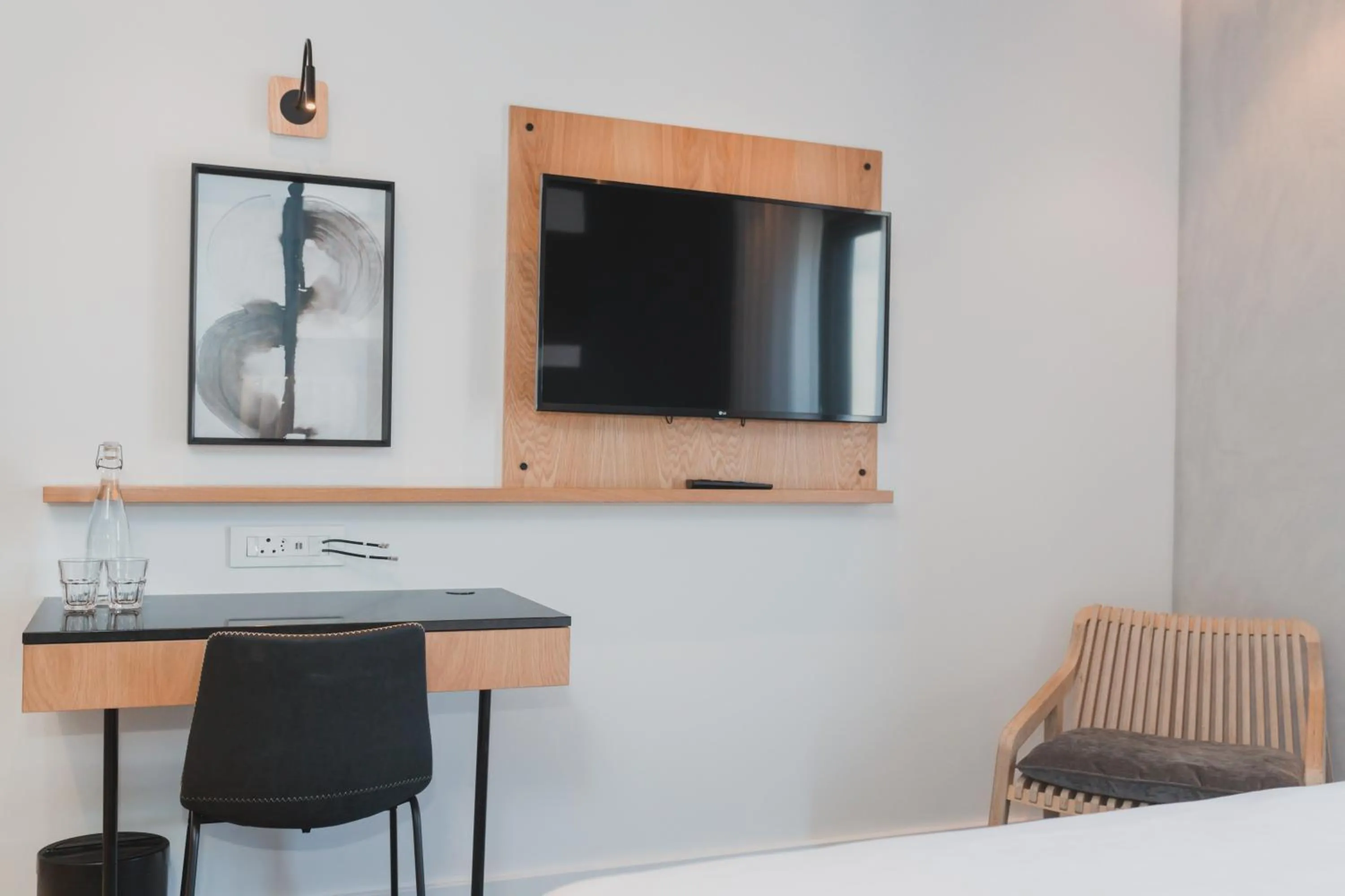 TV and multimedia in Century City Hotel Bridgewater