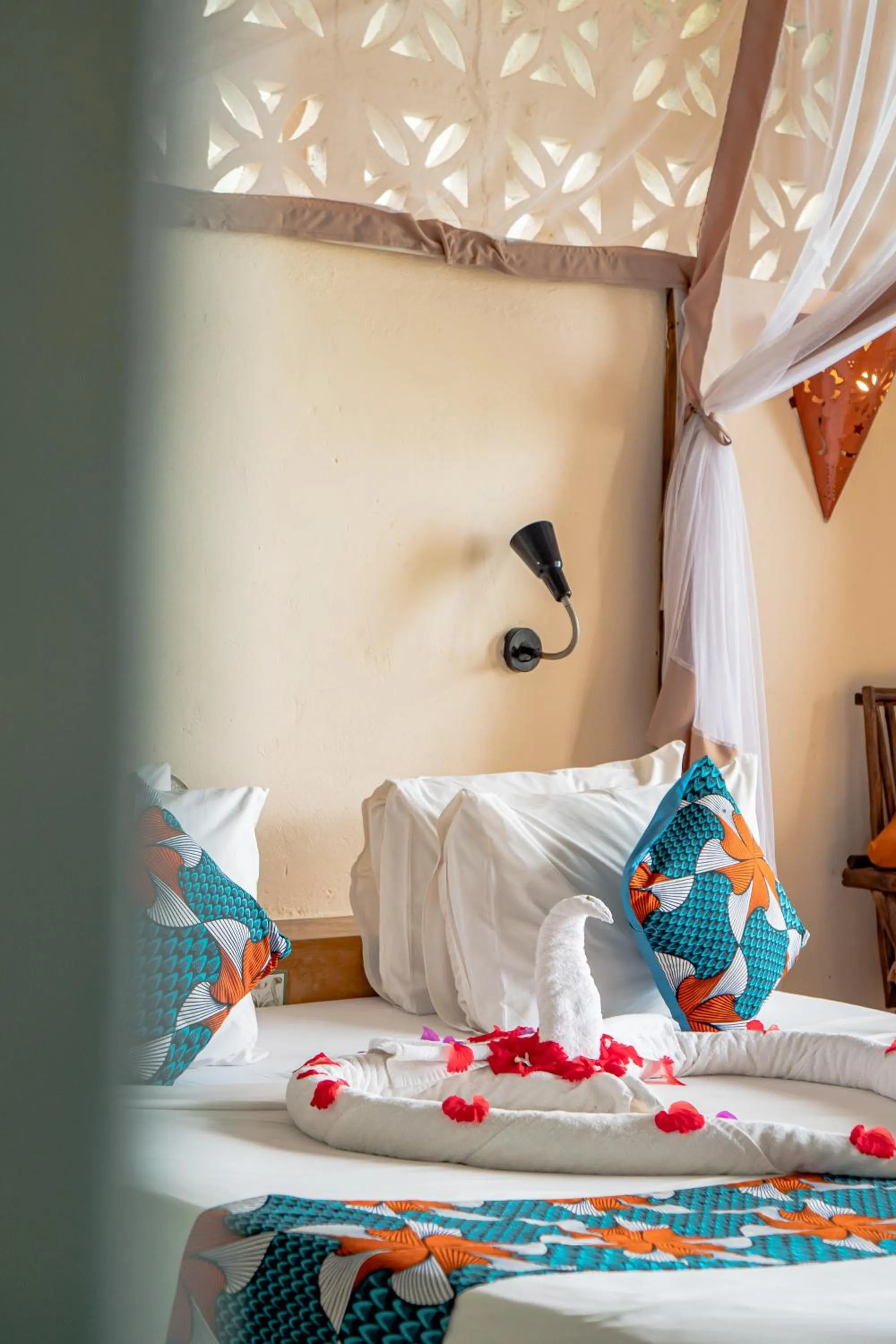 Decorative detail, Bed in Sunshine Marine Lodge