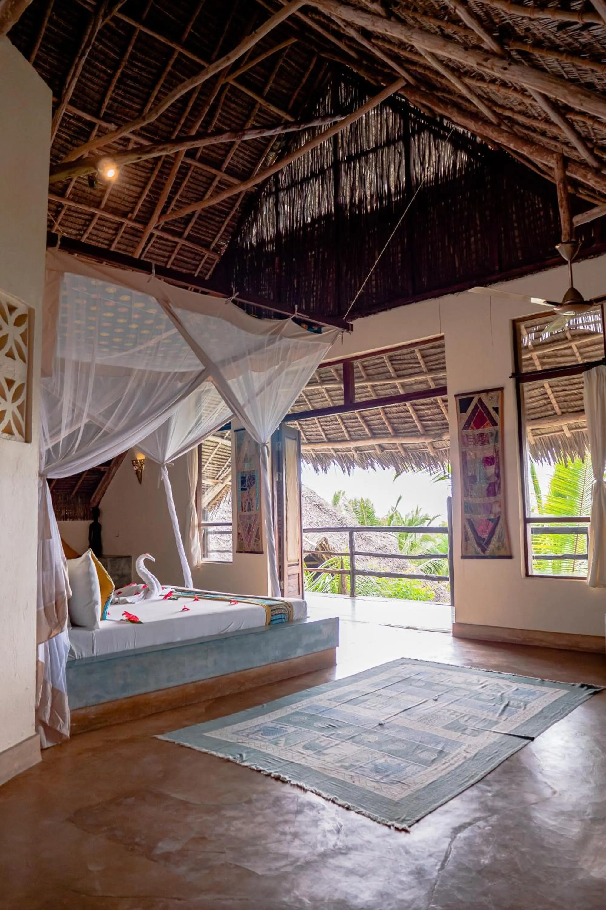 Bed in Sunshine Marine Lodge