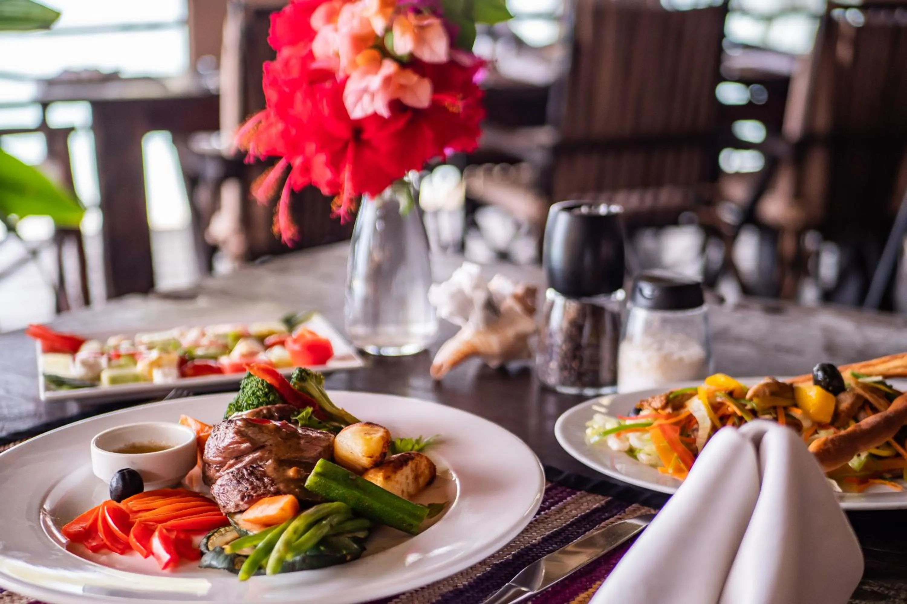 Restaurant/places to eat in Sunshine Marine Lodge