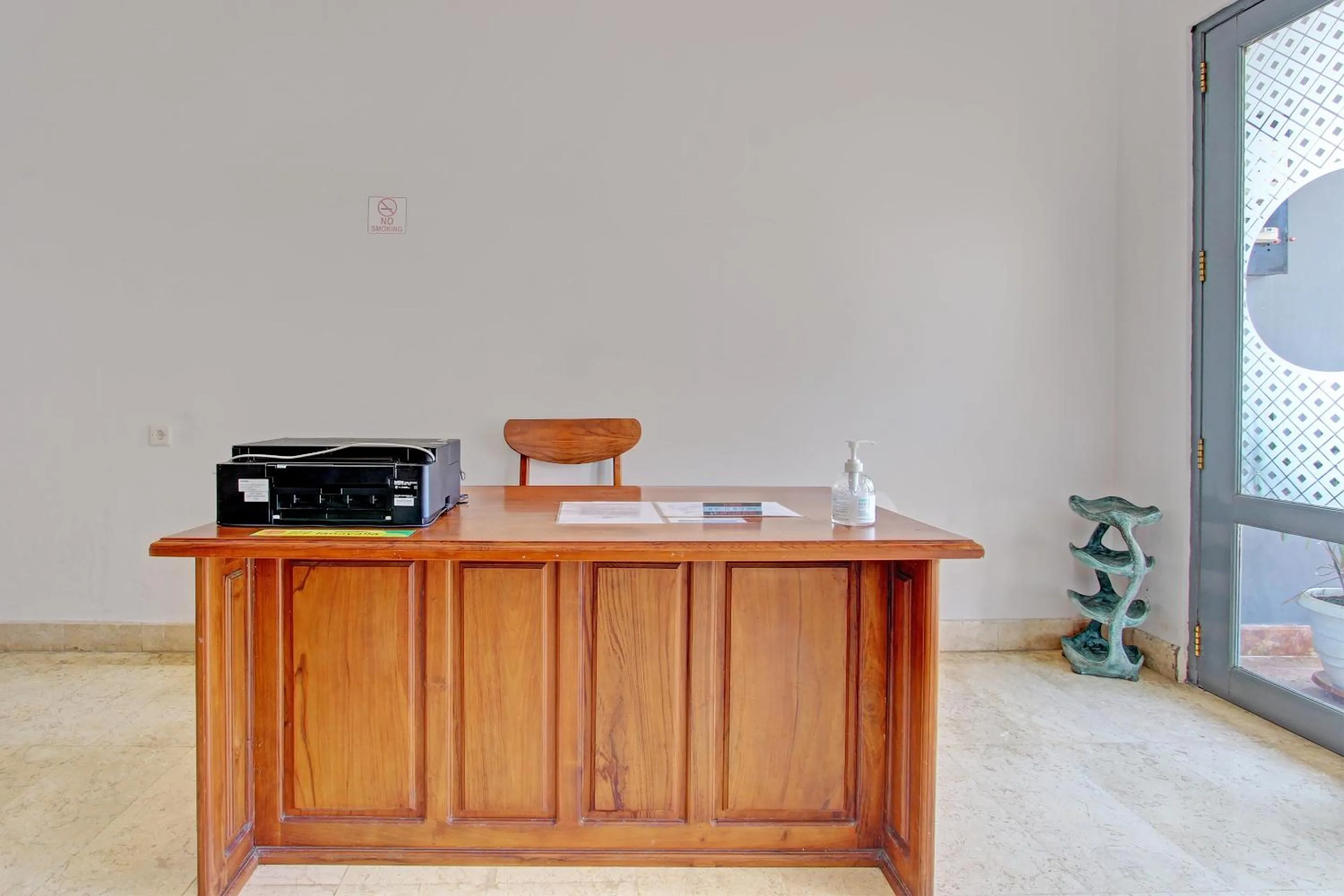 Lobby or reception in OYO Life 92686 Lanaya Guesthouse Syariah