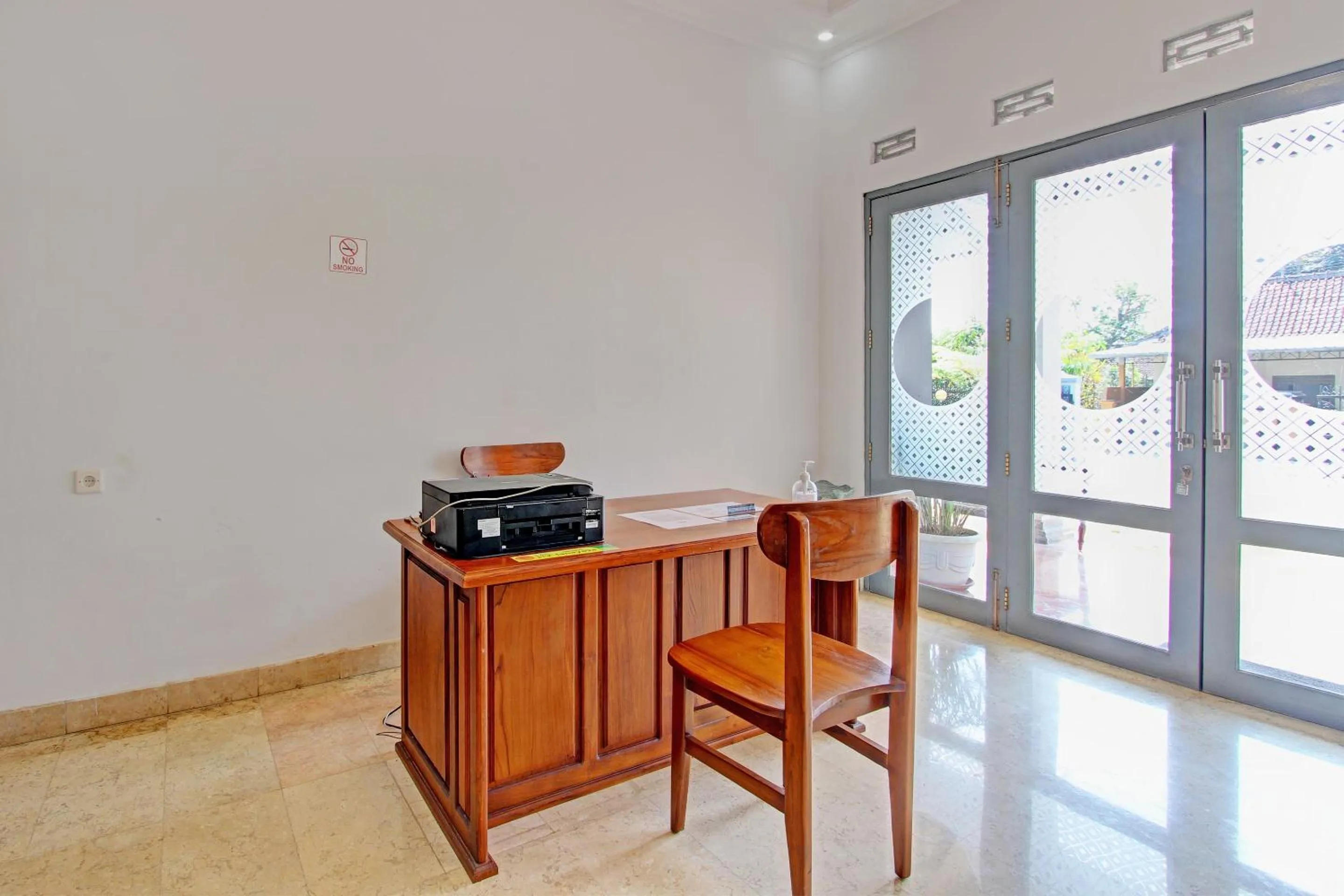 Lobby or reception in OYO Life 92686 Lanaya Guesthouse Syariah