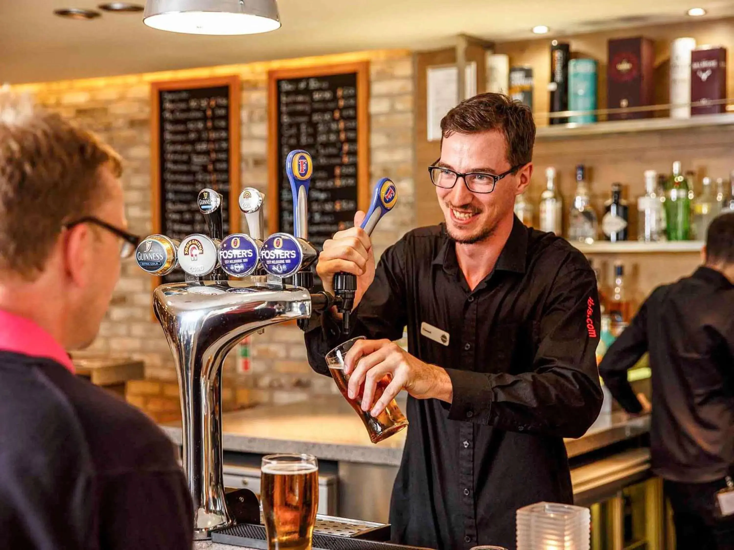 Lounge or bar in ibis Edinburgh Centre South Bridge – Royal Mile Lounge or bar in ibis Edinburgh Centre South Bridge – Royal Mile