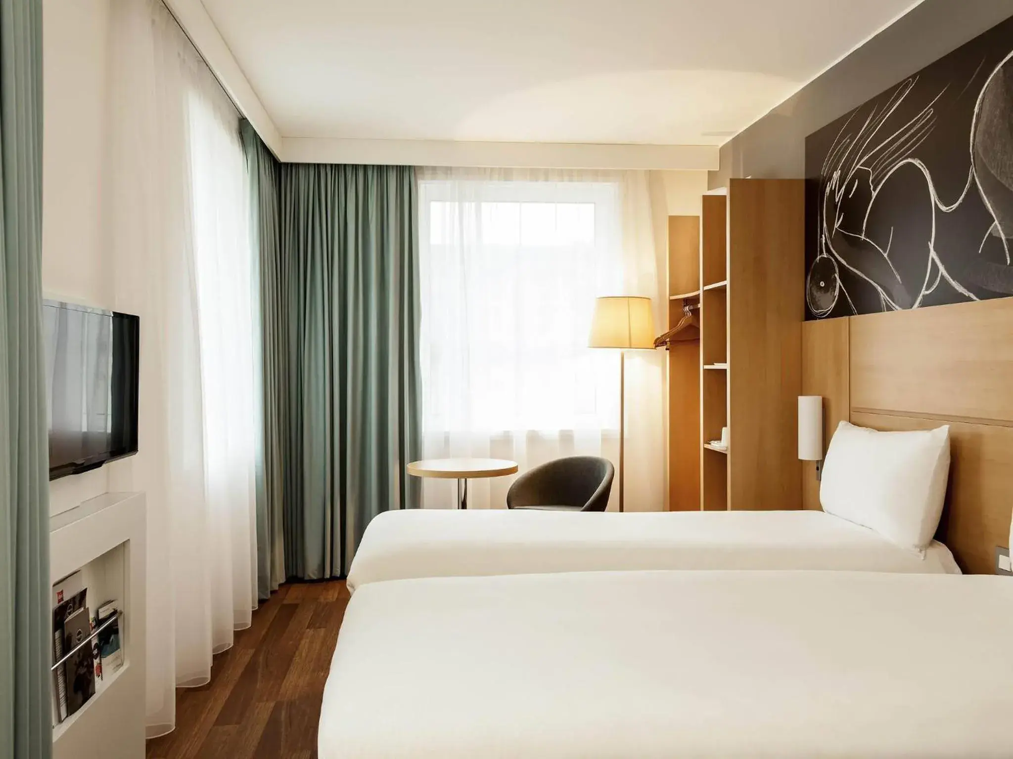 Bedroom, Bed in ibis Edinburgh Centre South Bridge – Royal Mile Bedroom, Bed in ibis Edinburgh Centre South Bridge – Royal Mile