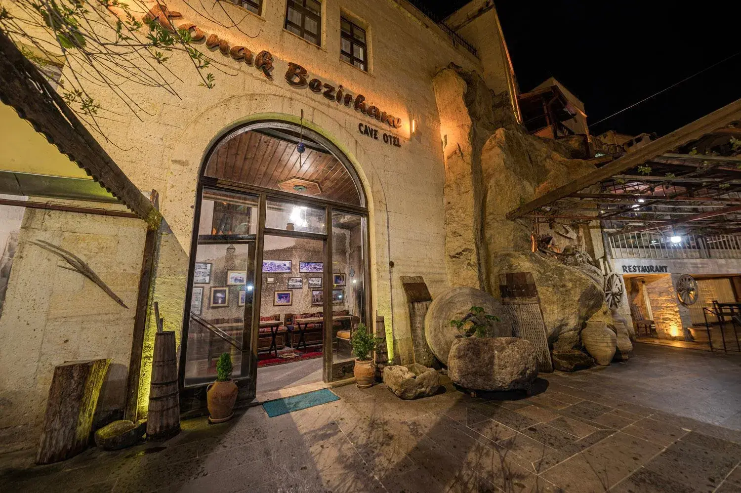 Property building in Konak Bezirhane Cave Otel Property building in Konak Bezirhane Cave Otel