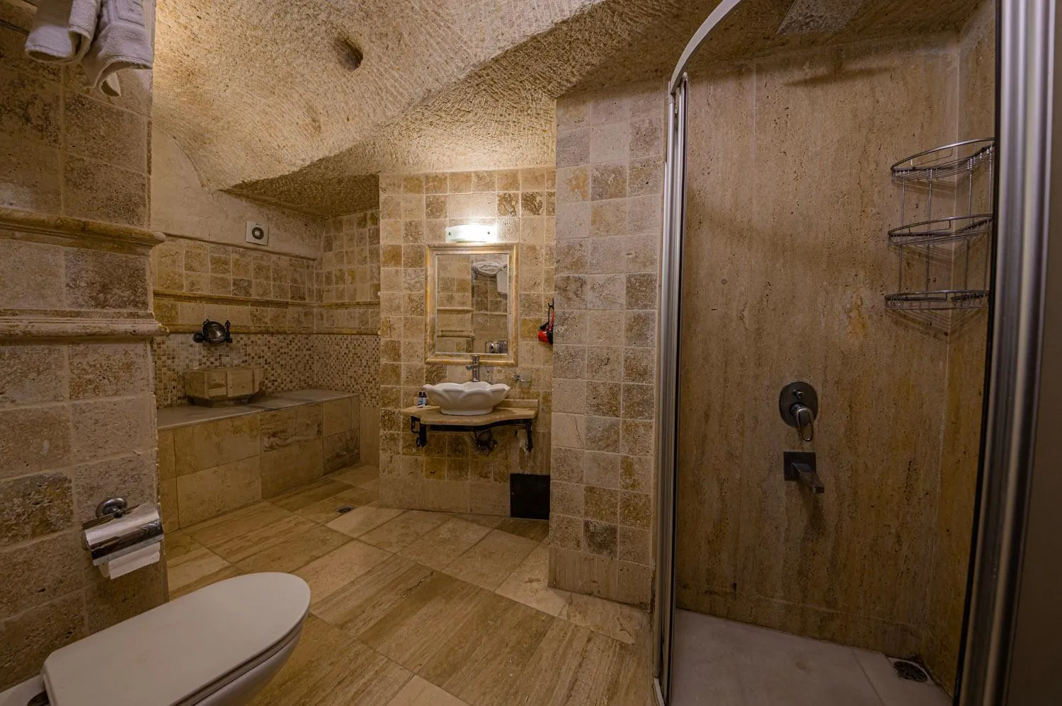 Shower in Konak Bezirhane Cave Otel