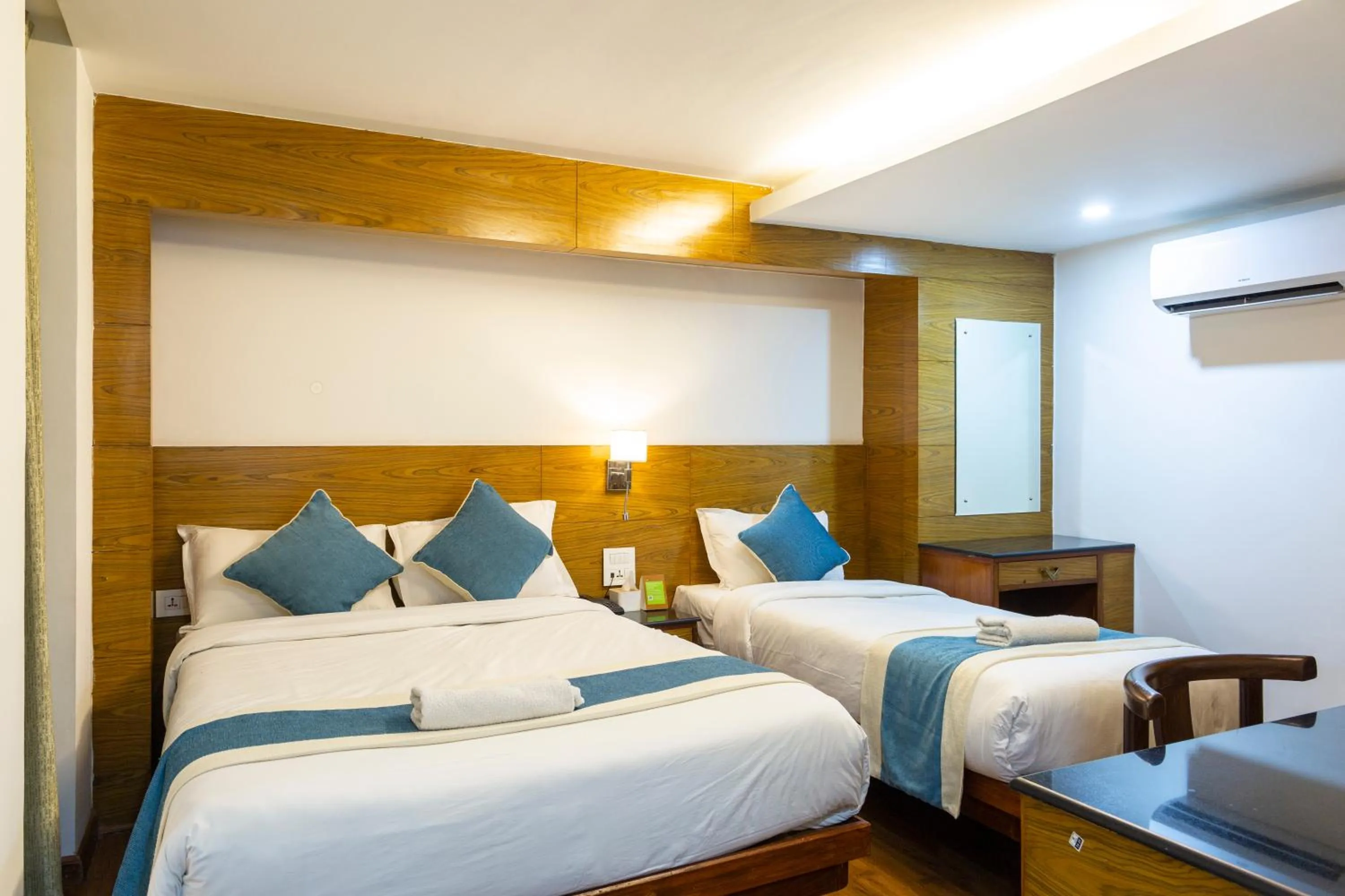 Bedroom, Bed in Hotel Tradition and Spa