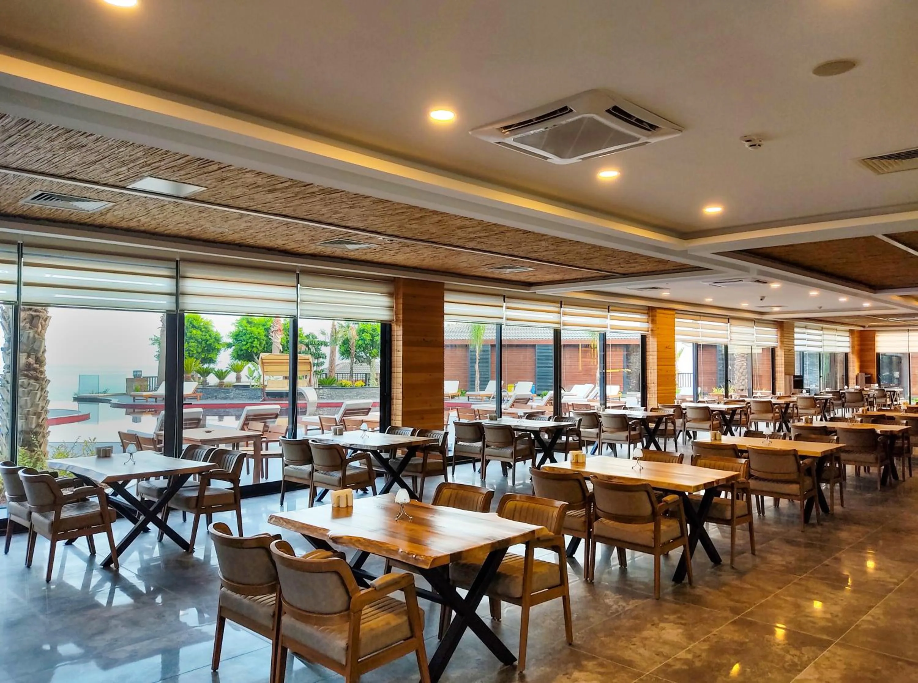 Restaurant/places to eat in Porto Amore Club Hotel