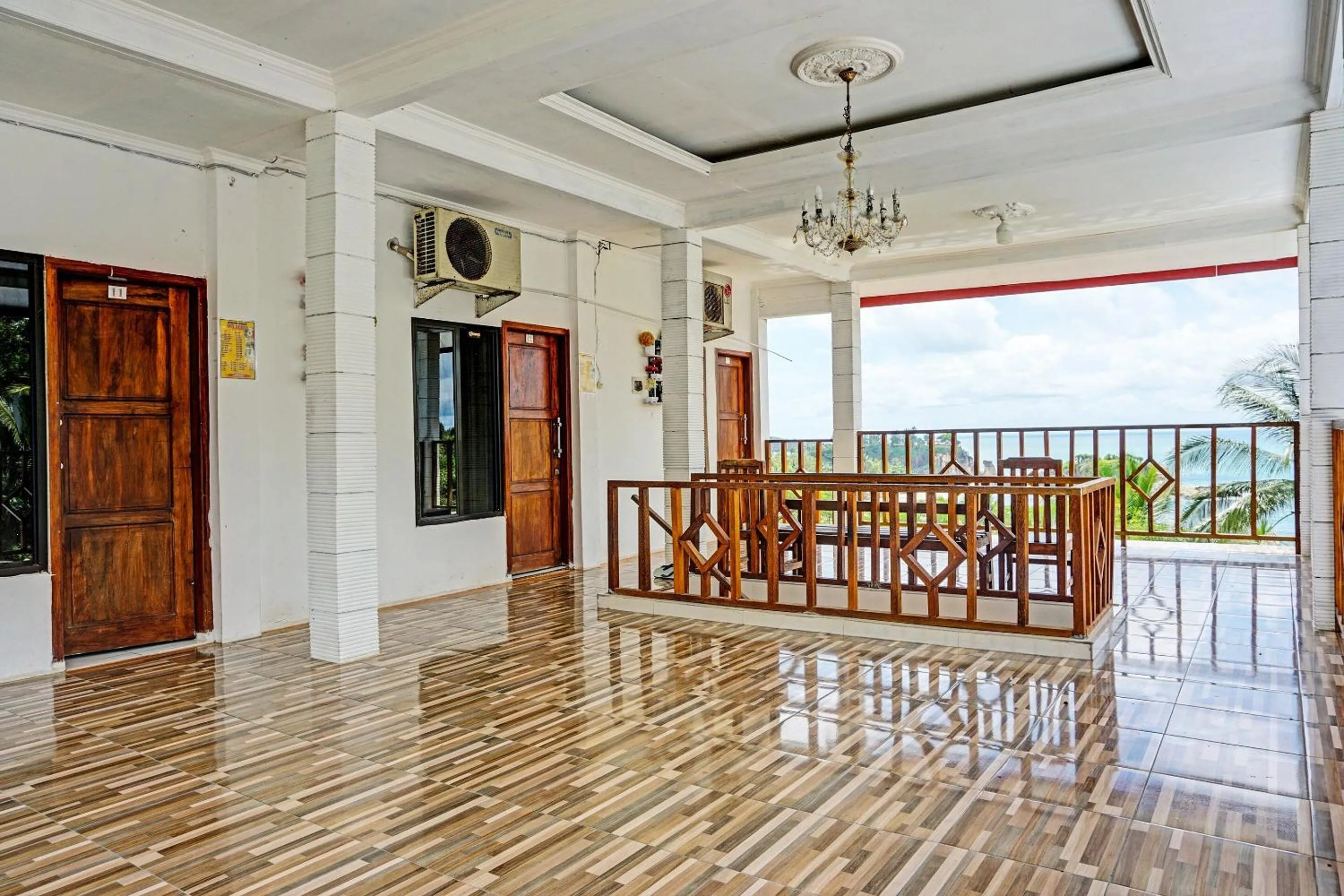 Lobby or reception in OYO Life 92021 Dua Putra Homestay Klayar