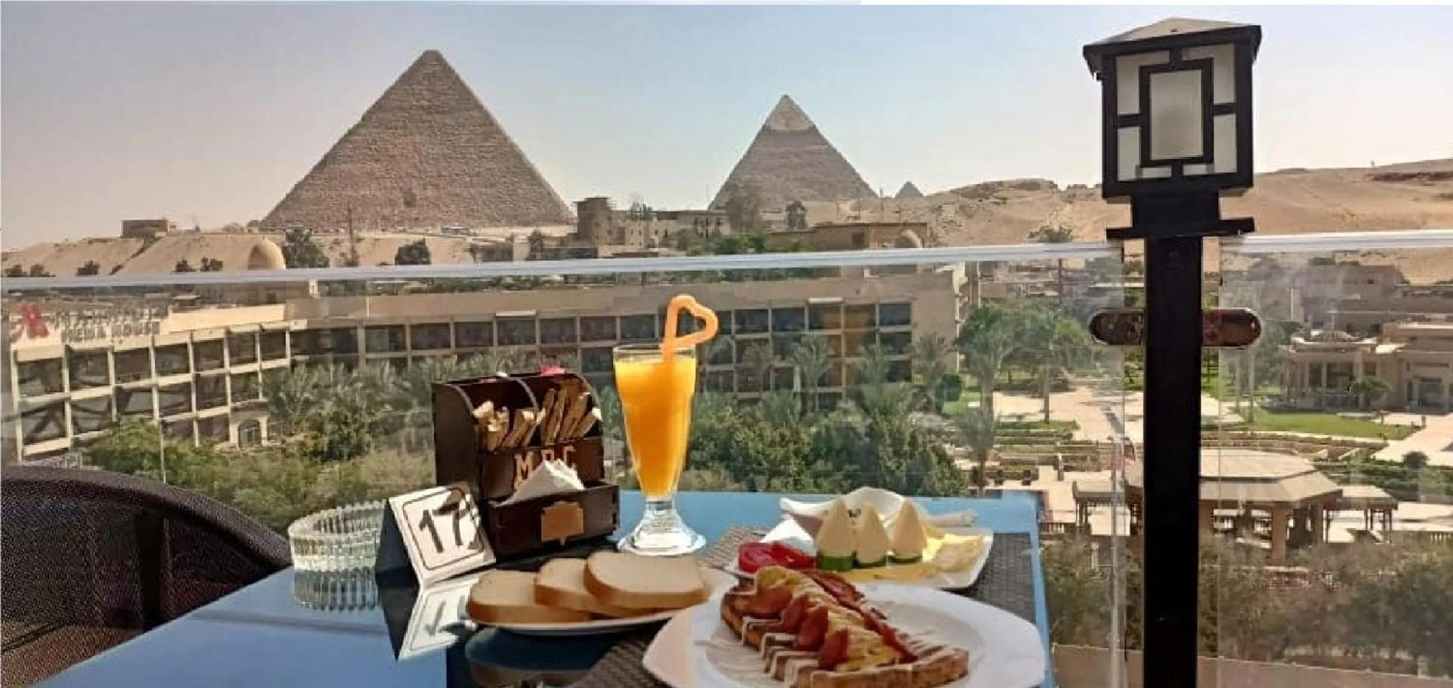Restaurant/places to eat in Regency Pyramids Hotel