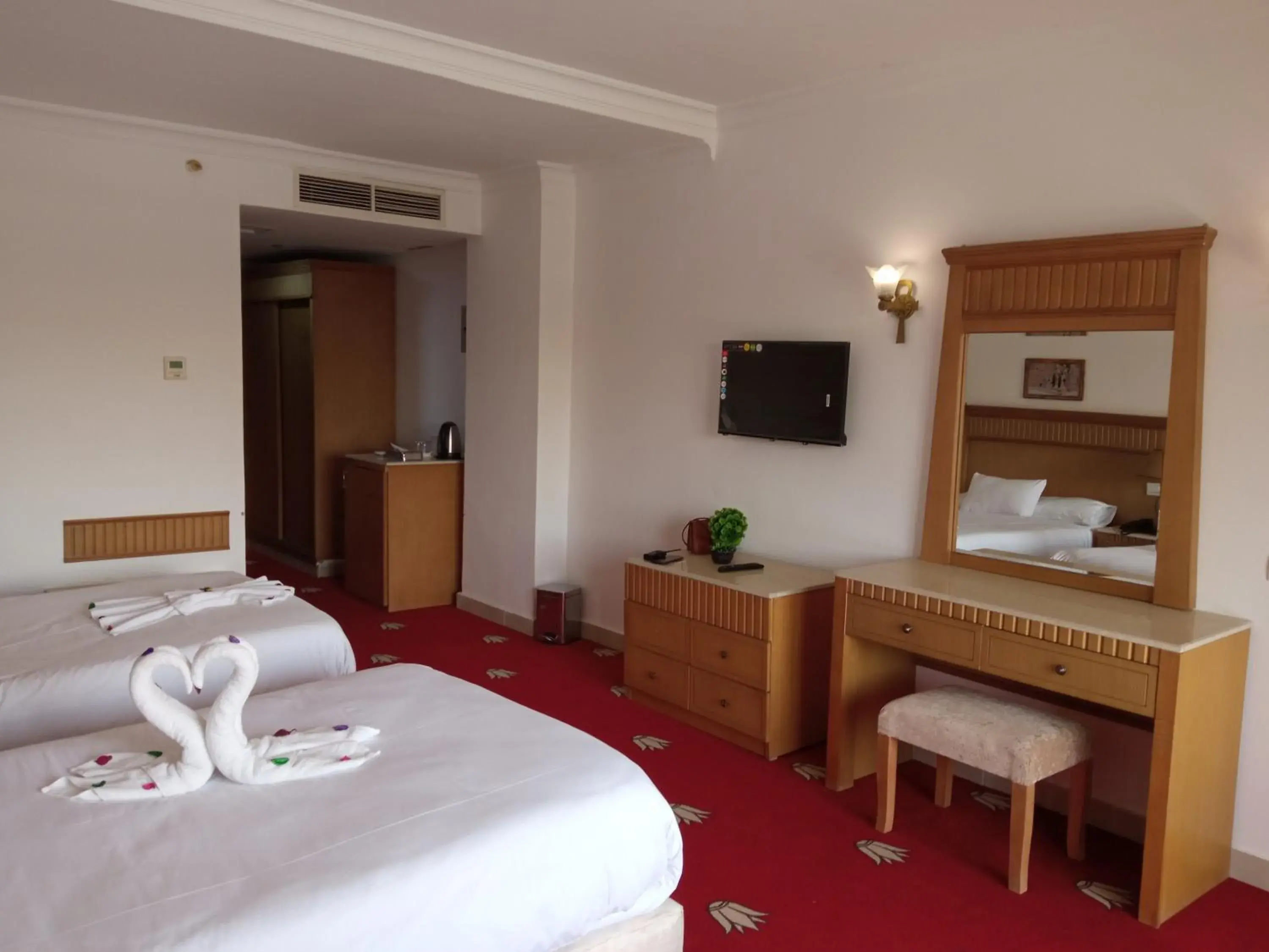 Deluxe Twin Room with Pyramids View in Regency Pyramids Hotel Deluxe Twin Room with Pyramids View in Regency Pyramids Hotel