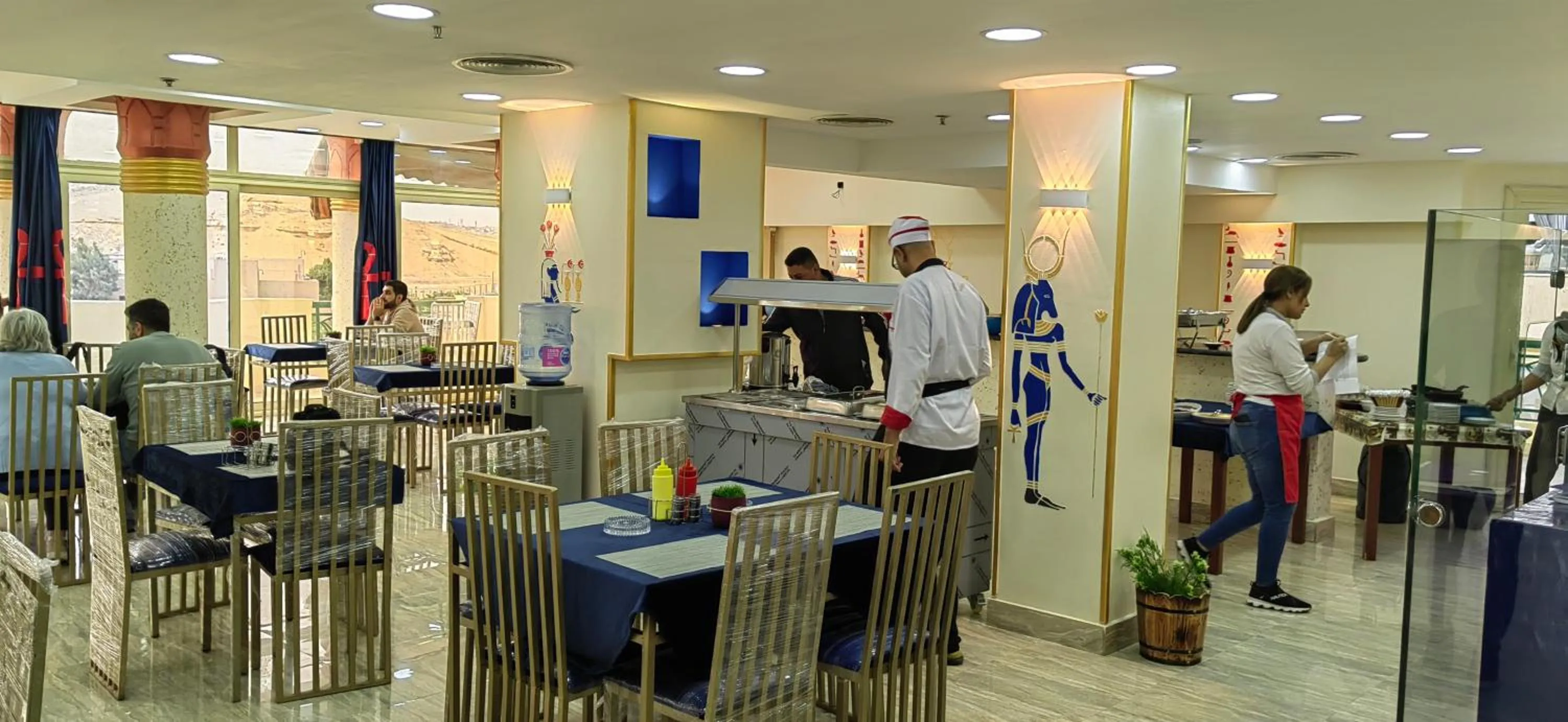 Restaurant/places to eat in Regency Pyramids Hotel