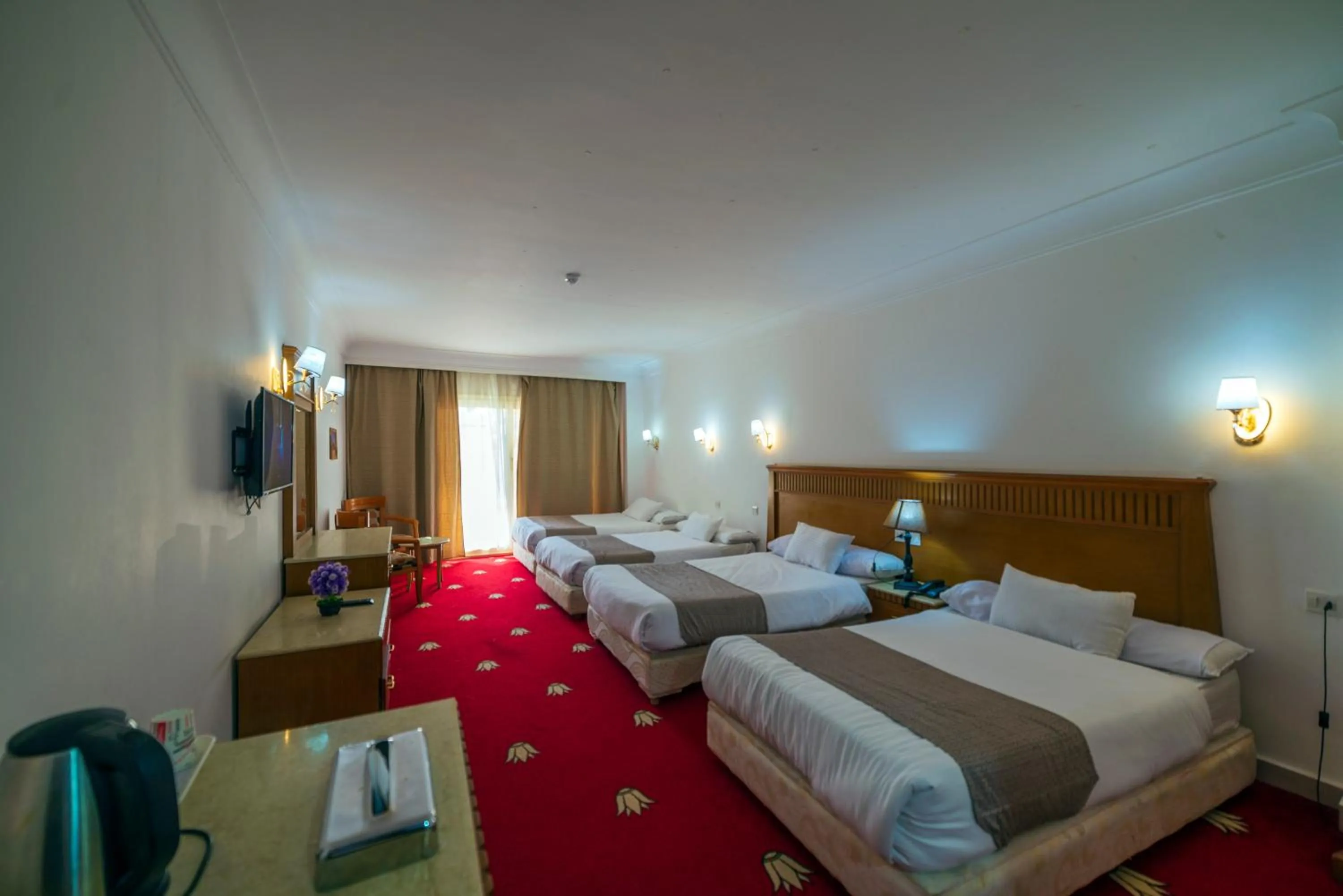 Bedroom, Bed in Regency Pyramids Hotel