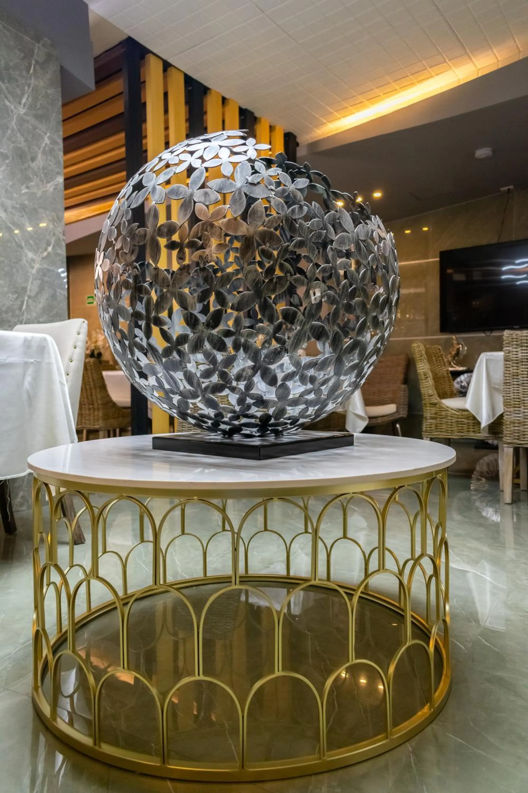 Restaurant/places to eat in KH Hotel Boutique