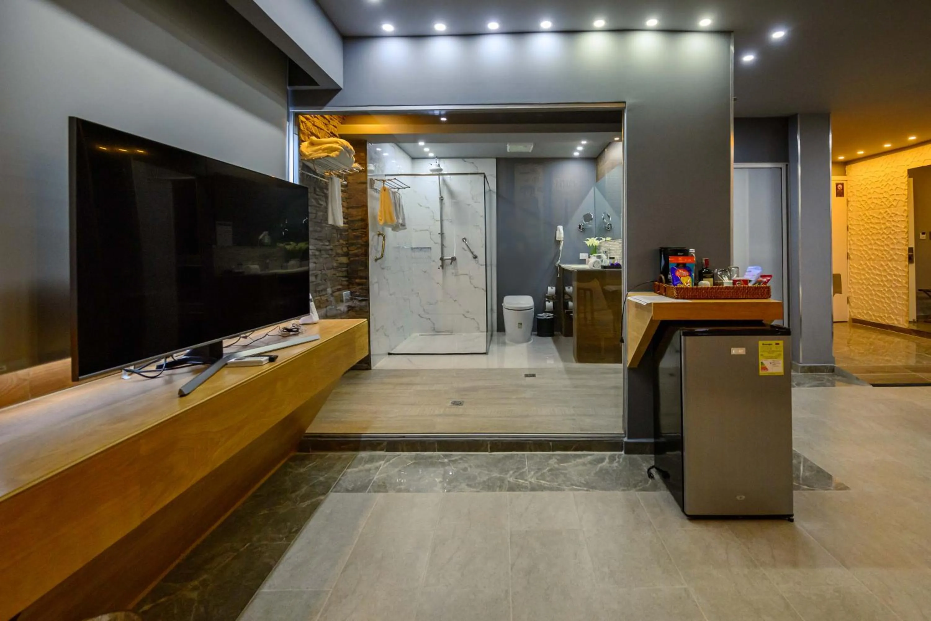 TV and multimedia in KH Hotel Boutique