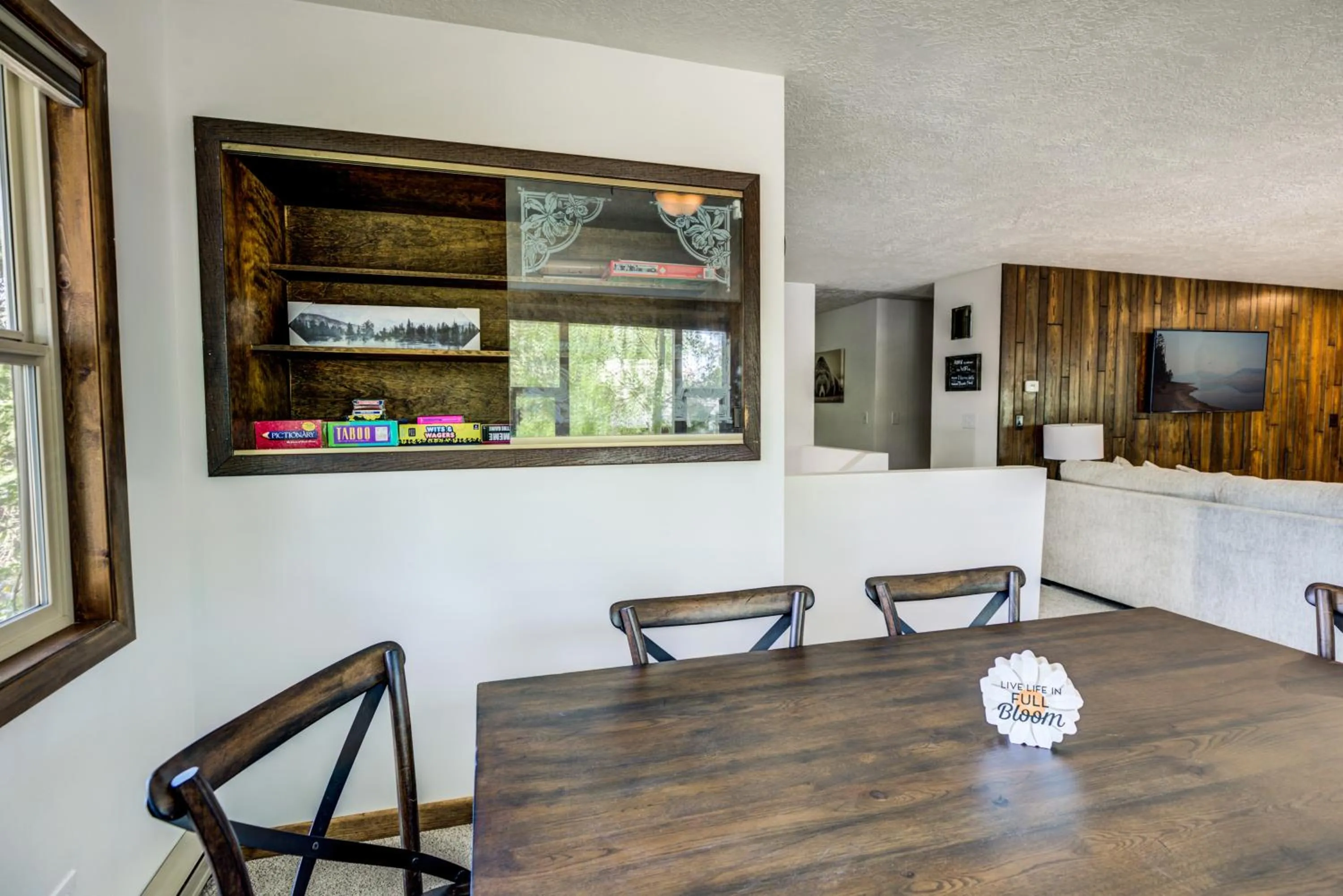 Living room in Geyser Getaway