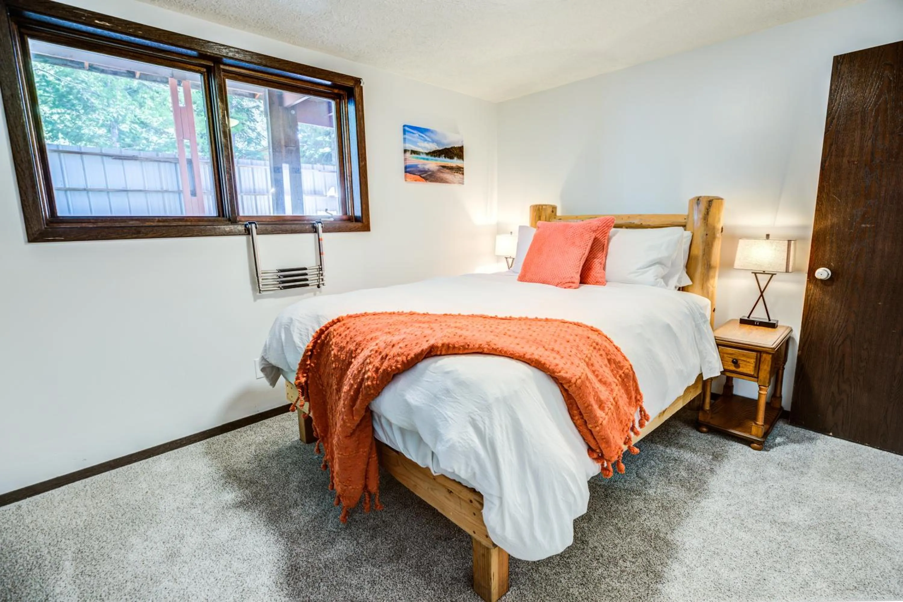 Bed in Geyser Getaway